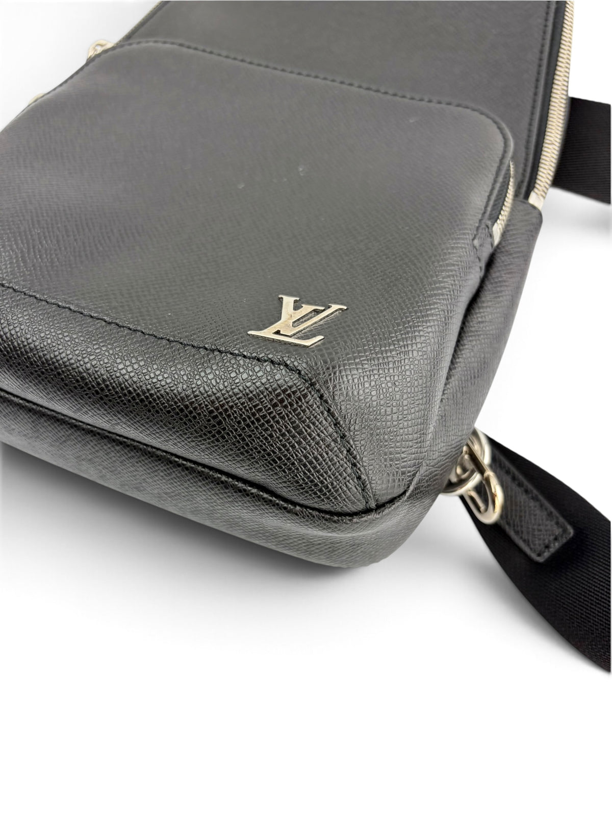 louis-vuitton-black-taiga-leather-sling-b-7