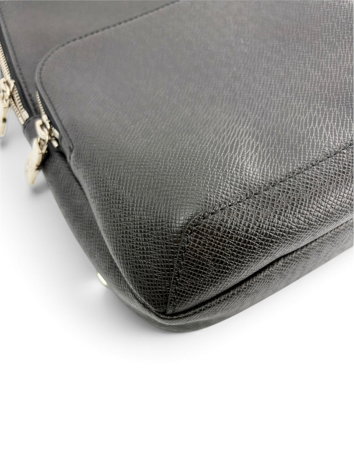 louis-vuitton-black-taiga-leather-sling-b-8