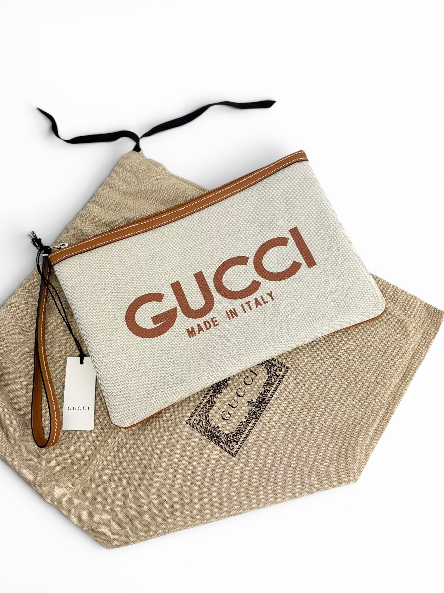 【正規品】GUCCI BOUTIQUE ロゴT L アイボリー Gucci Logo Canvas Zip Clutch Wristlet