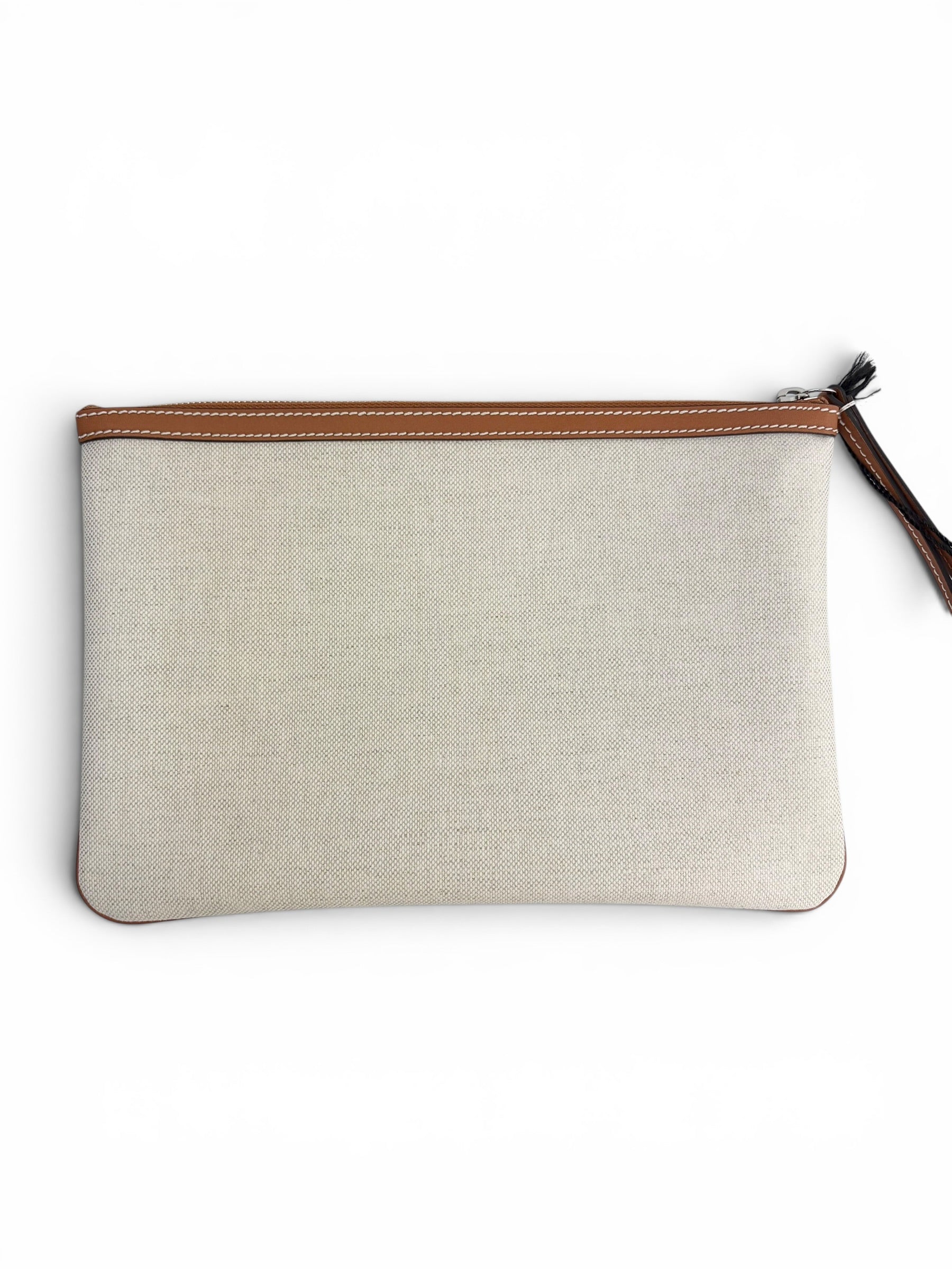 gucci-logo-canvas-zip-clutch-wristlet--2