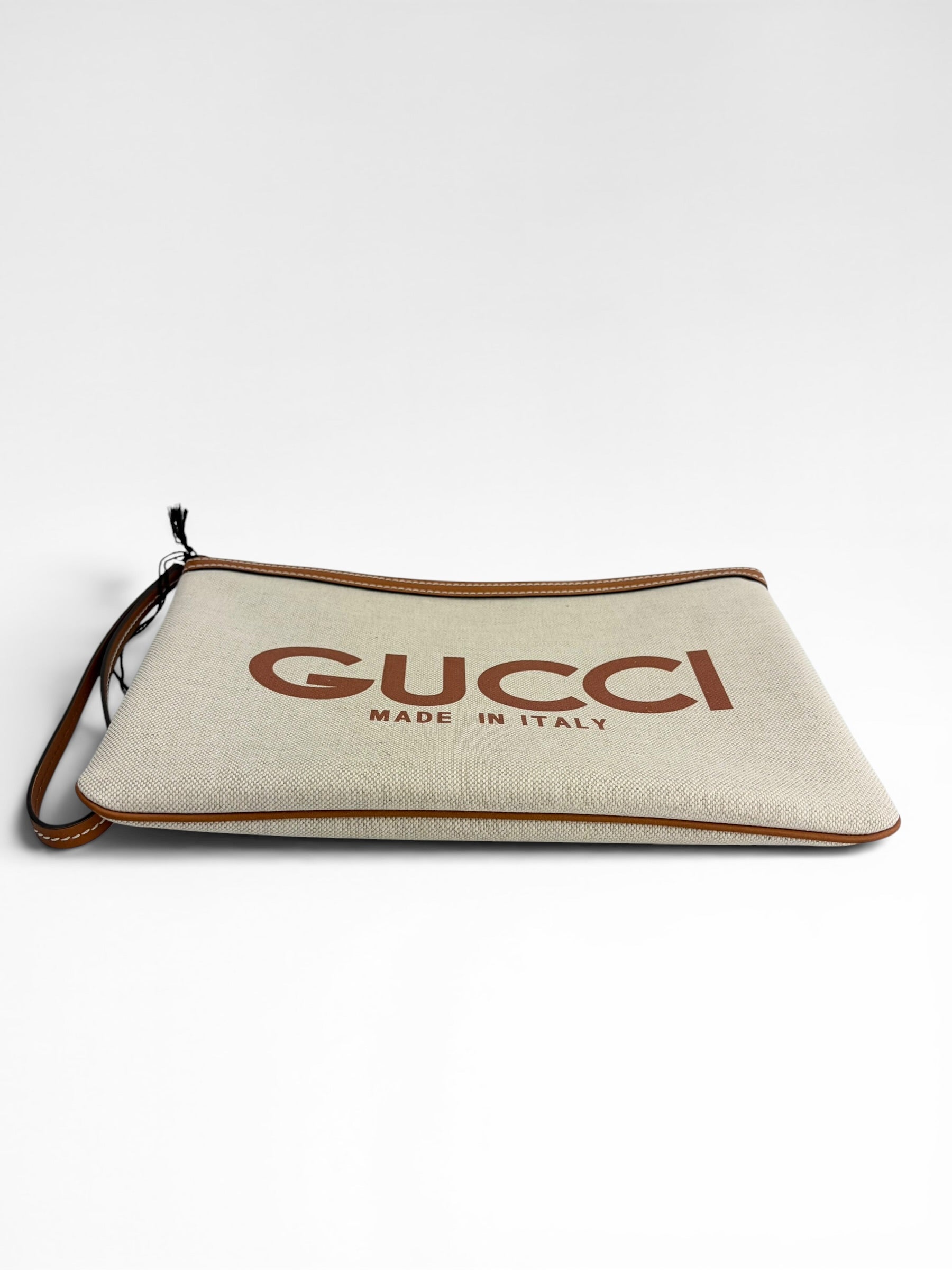 gucci-logo-canvas-zip-clutch-wristlet--3