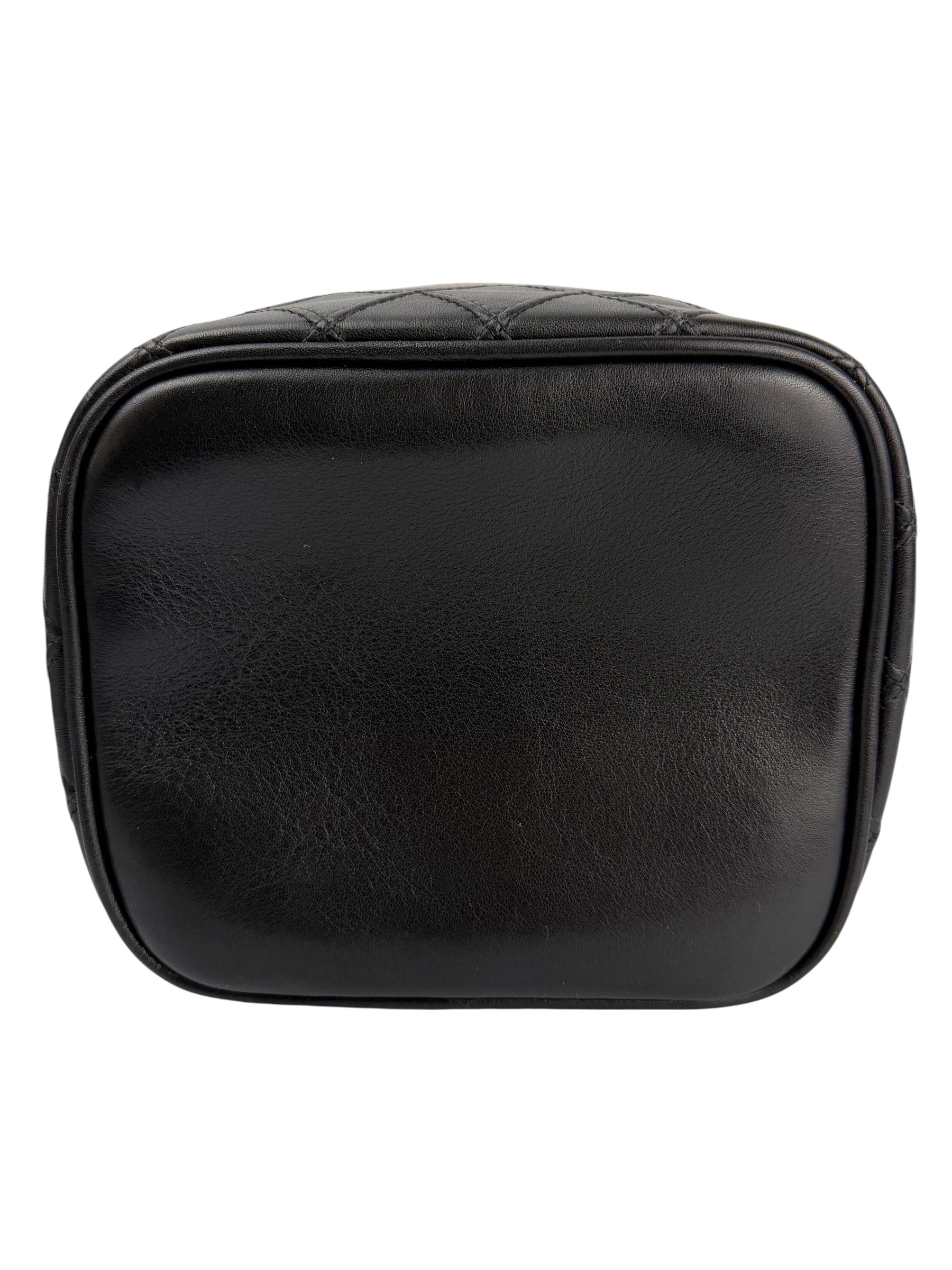 chanel-vintage-black-lambskin-vanity--5