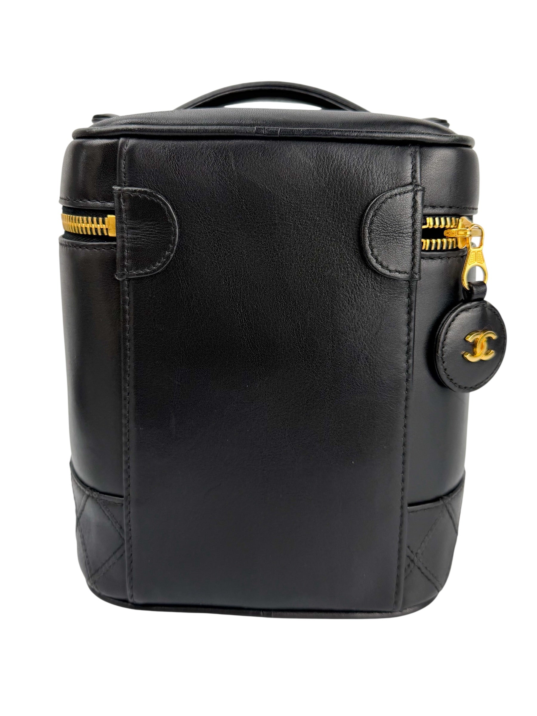 chanel-vintage-black-lambskin-vanity--2