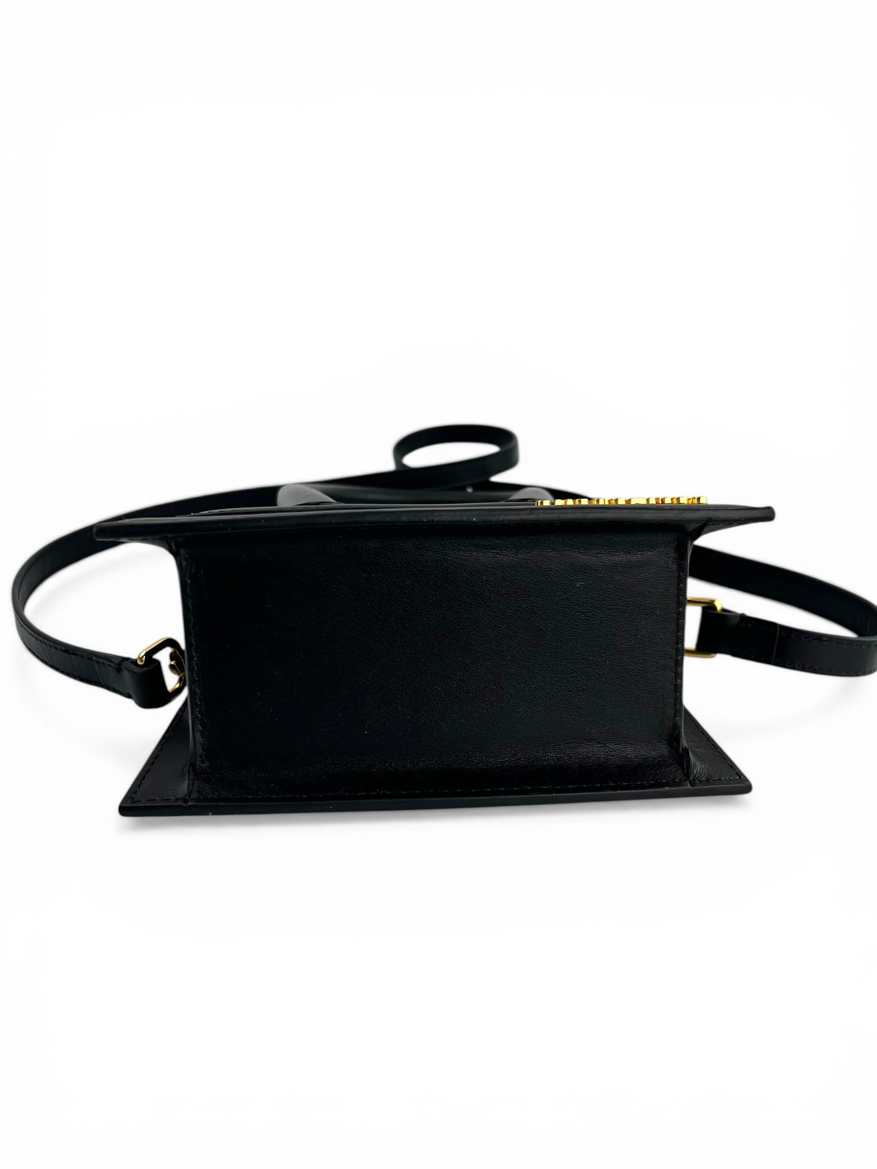 jacquemus-black-le-chiquito-moyen-top-handle-6