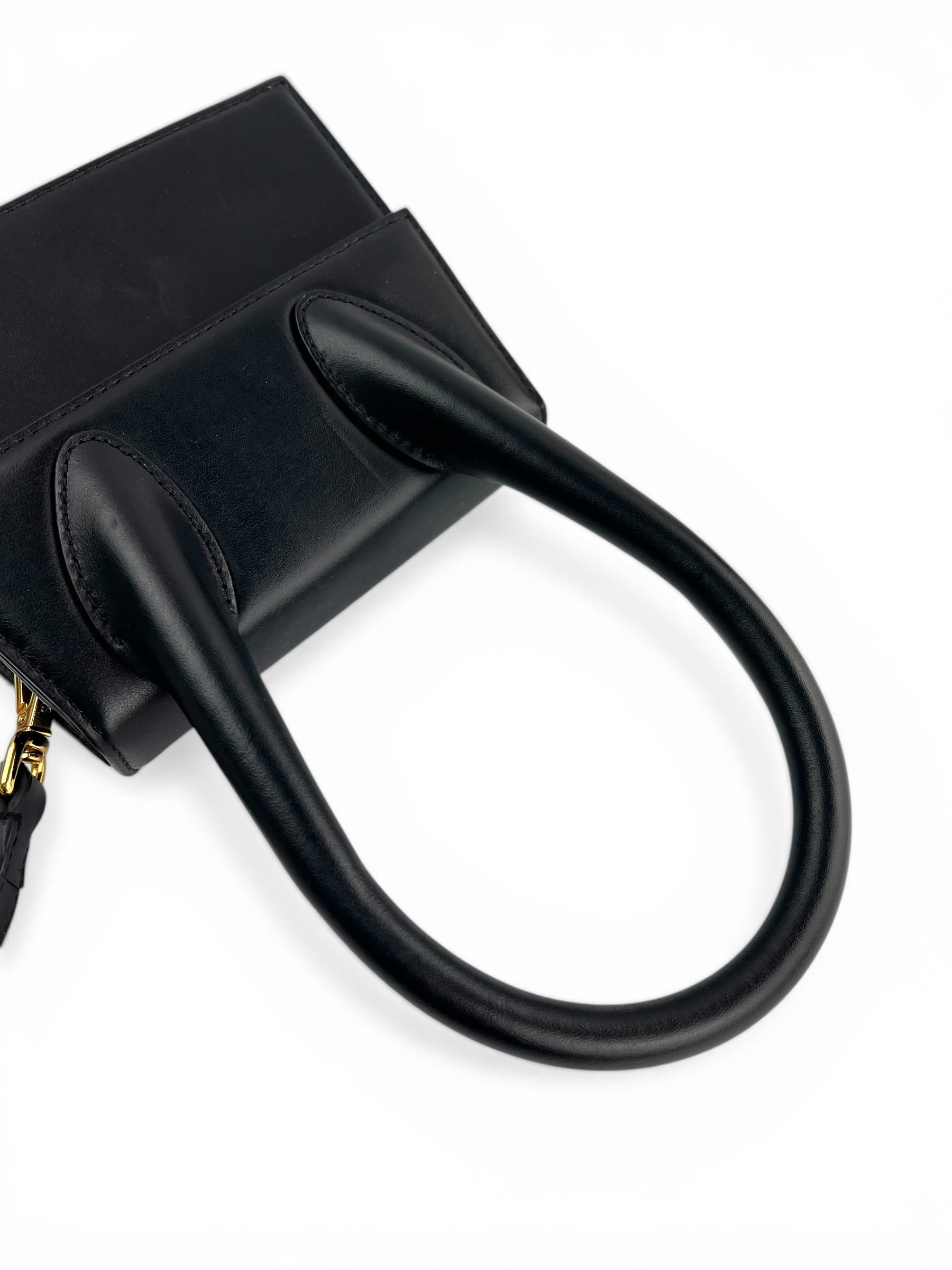 jacquemus-black-le-chiquito-moyen-top-handle-5