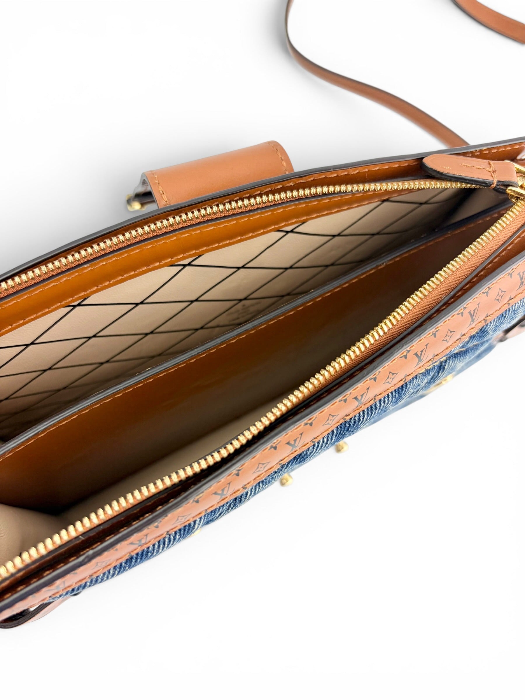louis-vuitton-limited-edition-denim-calfskin-malletage-trunk-clutch-9
