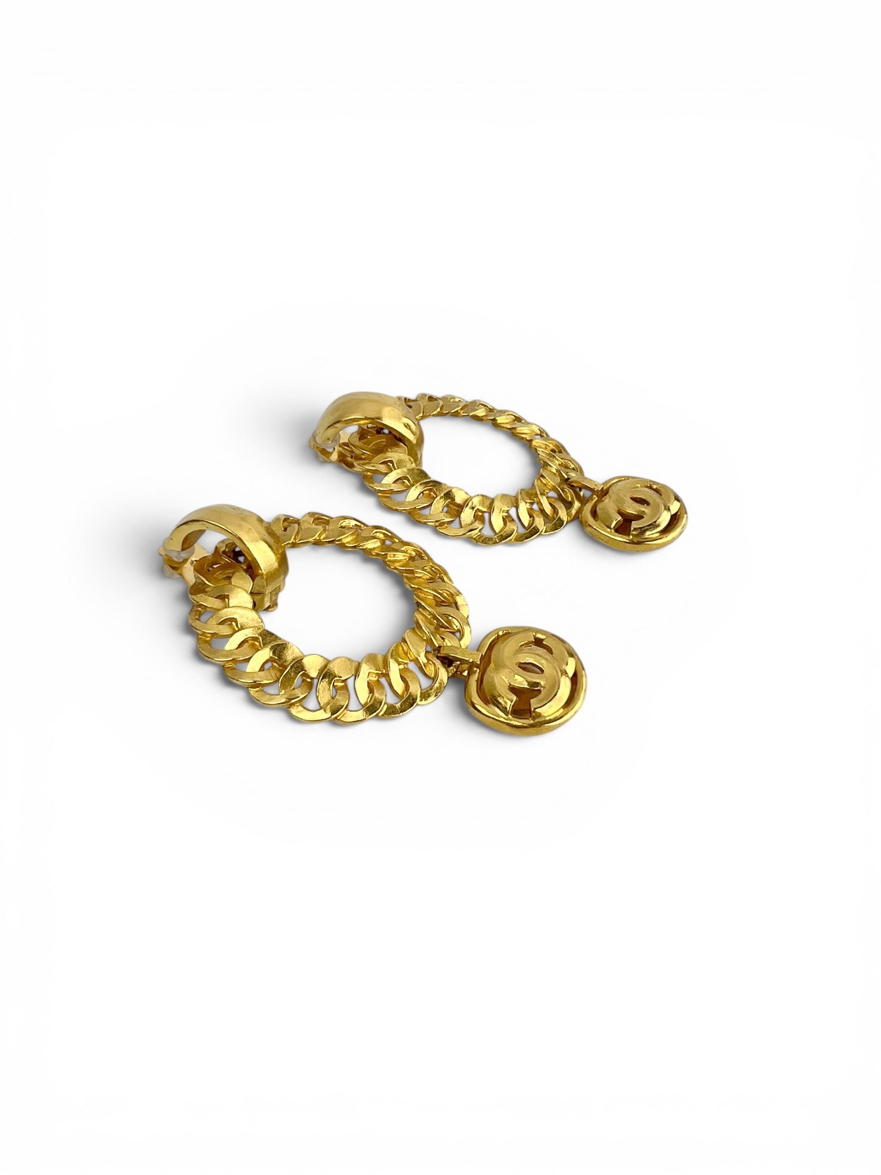 chanel-gold-vintage-drop-circular-earrings-3