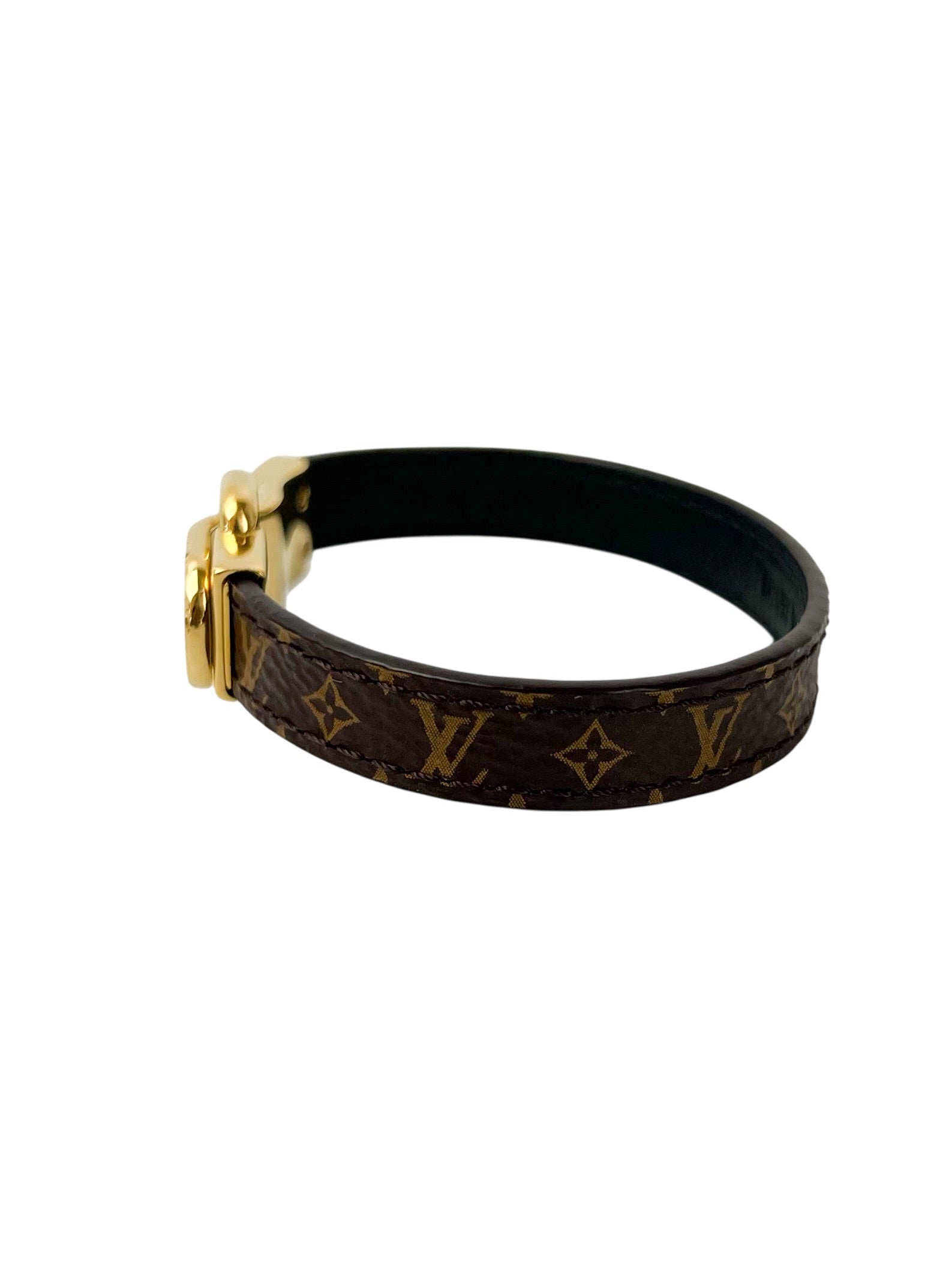 louis-vuitton-fasten-your-lv-bracelet---3