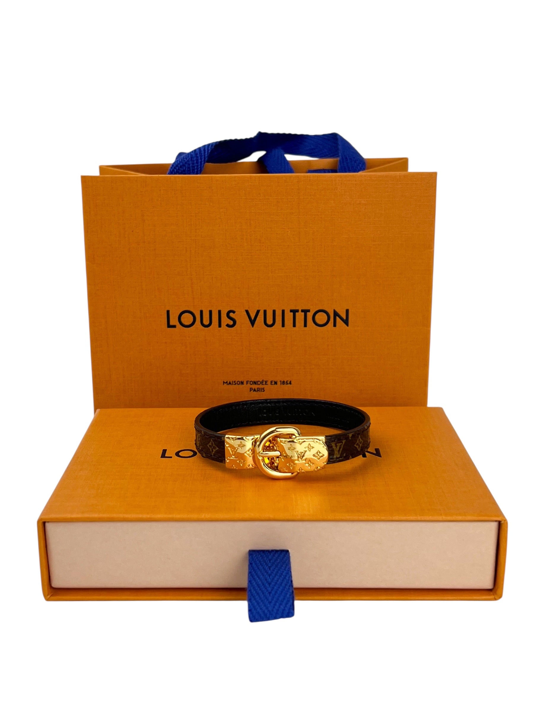louis-vuitton-fasten-your-lv-bracelet---8