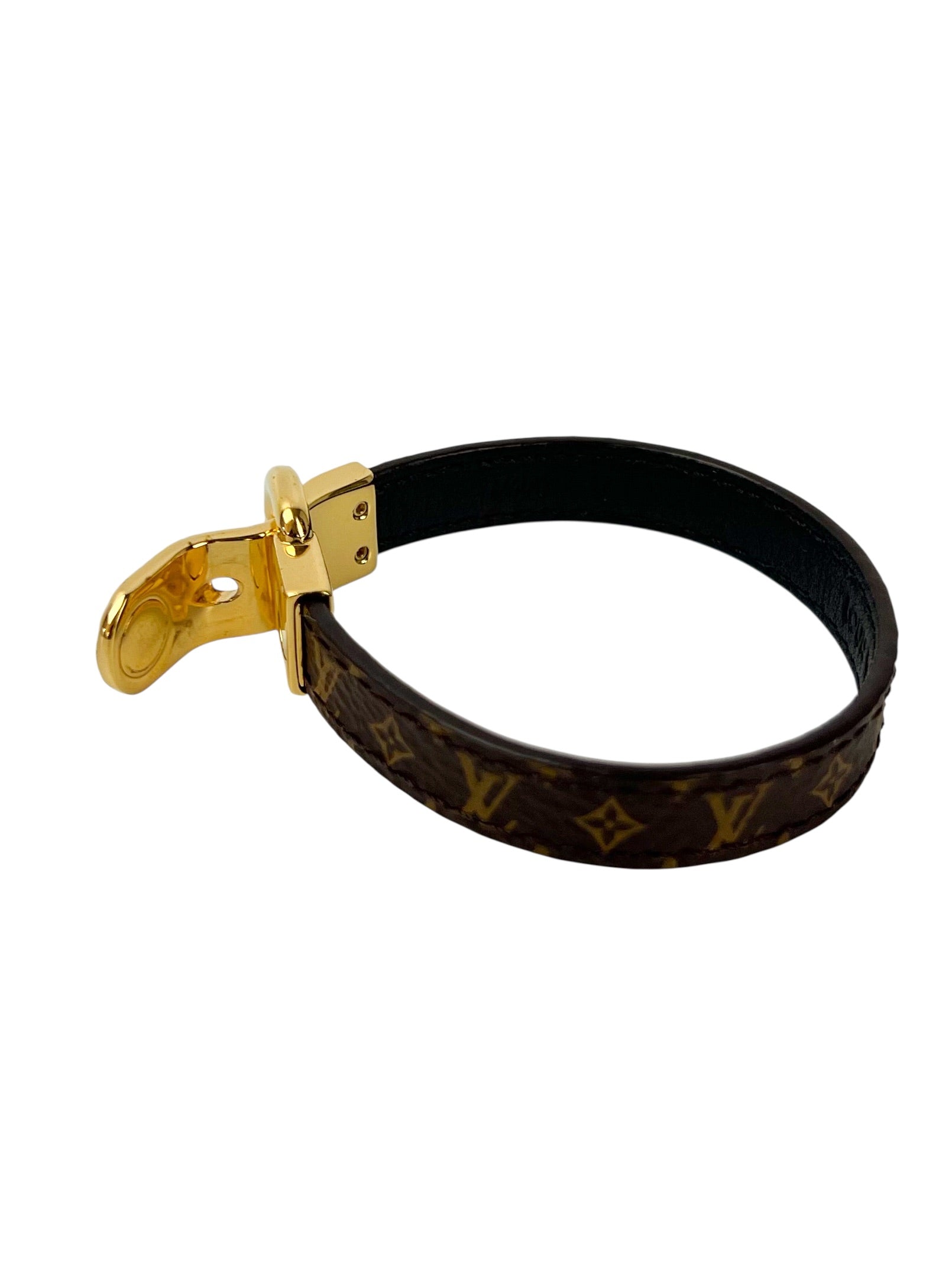 louis-vuitton-fasten-your-lv-bracelet---6