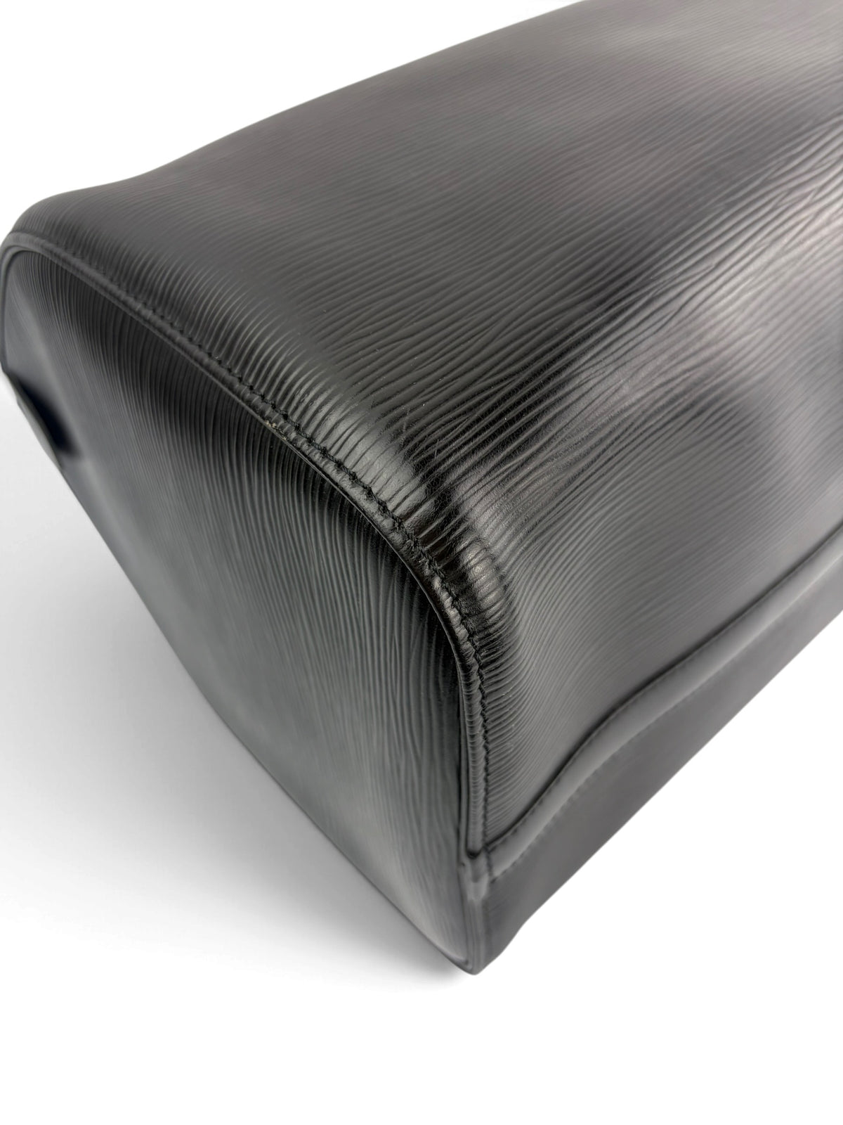 louis-vuitton-black-epi-speedy-35-8