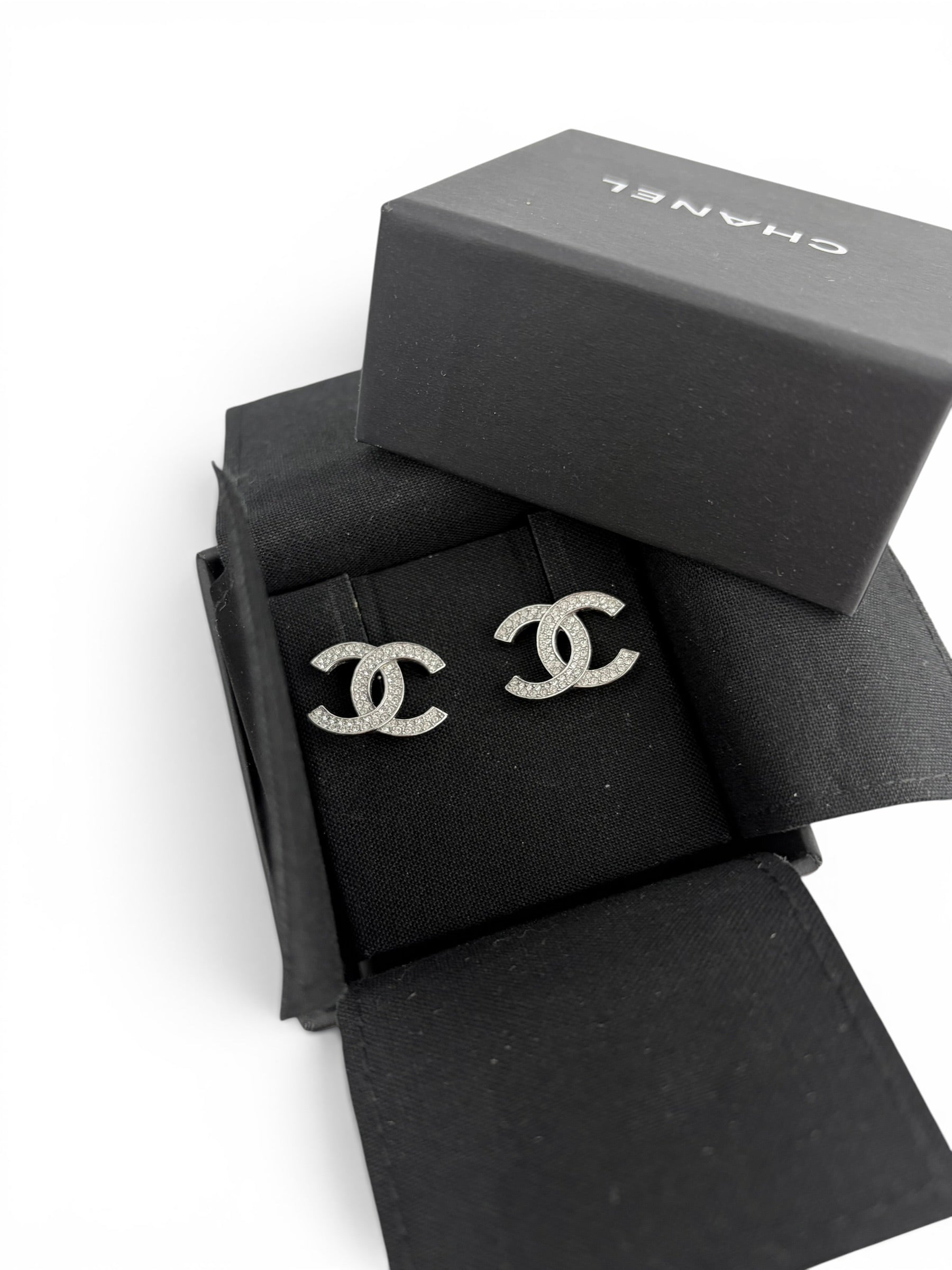 chanel-silver-crystal-stud-cc-earrings-1