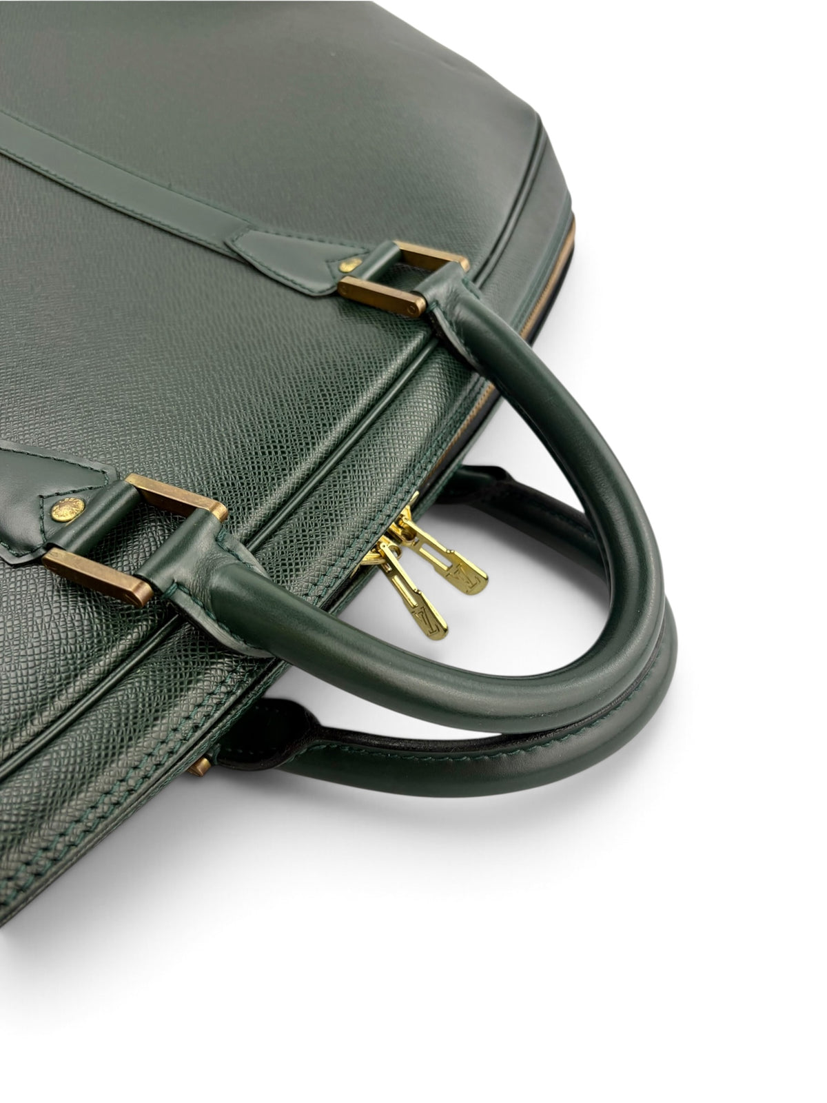 louis-vuitton-vintage-forest-green-taiga-leather-duffle-4