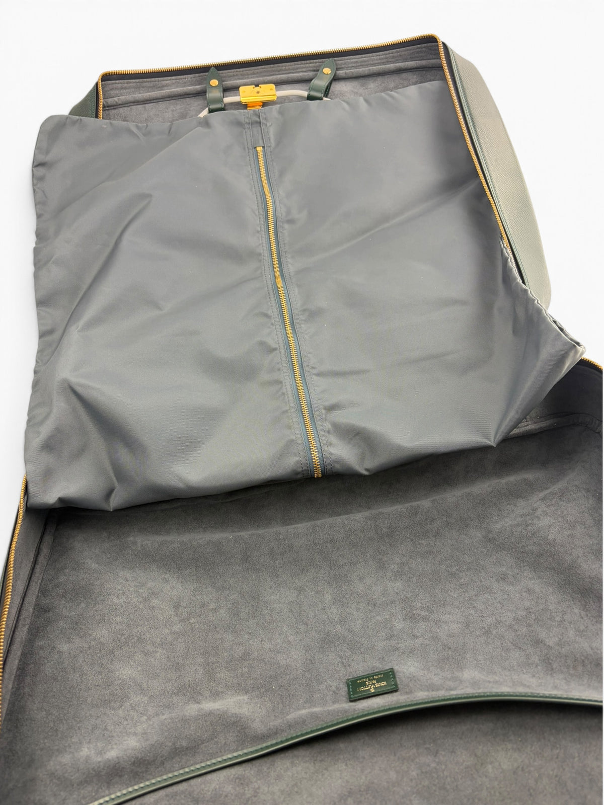 louis-vuitton-vintage-forest-green-taiga-leather-duffle-8
