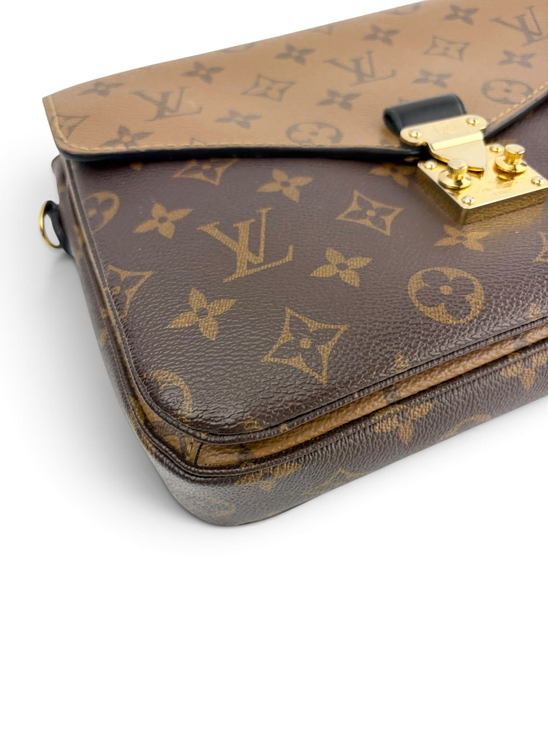 louis-vuitton-reverse-monogram-pochette-metis-6