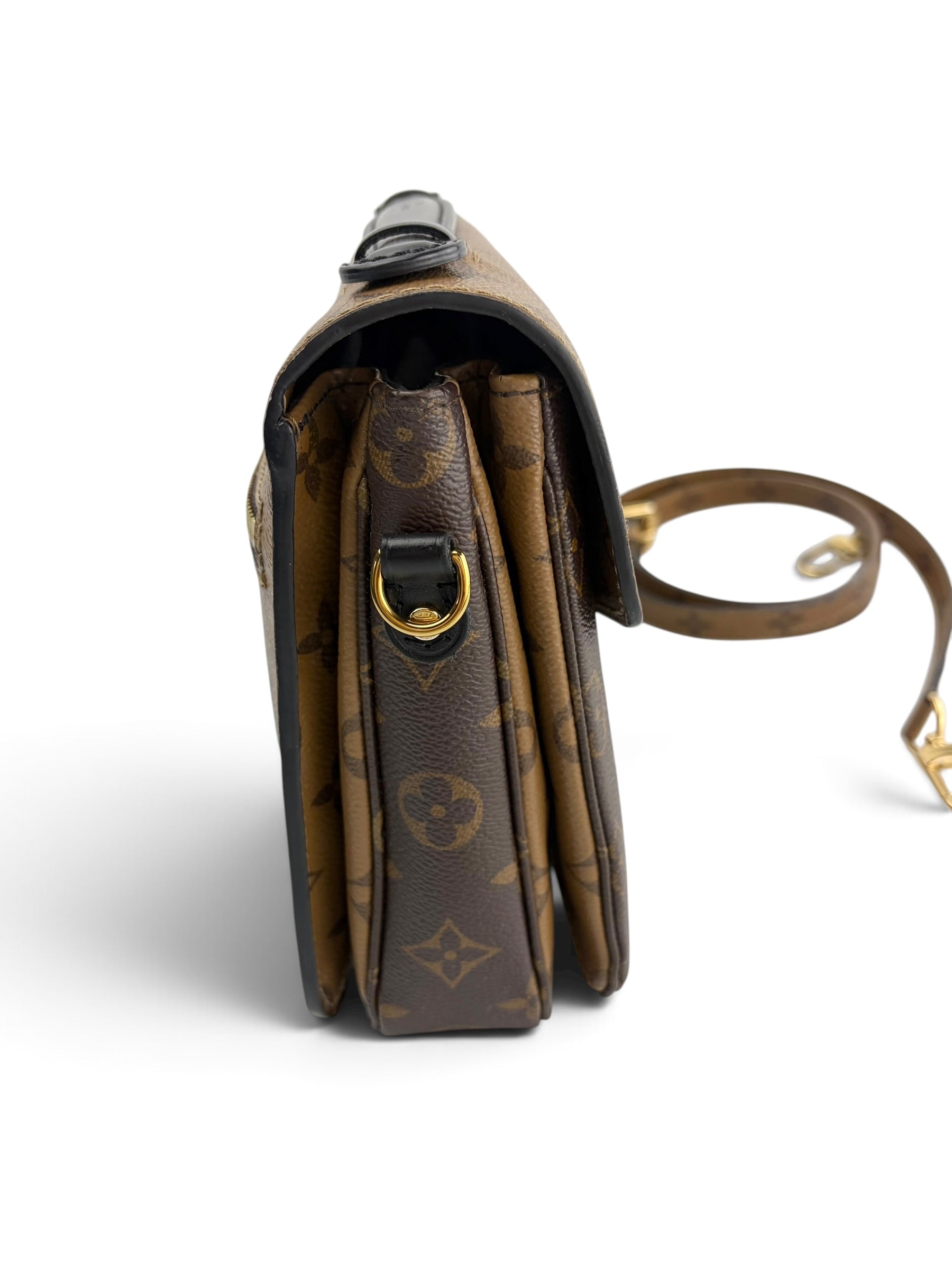 louis-vuitton-reverse-monogram-pochette-metis-1