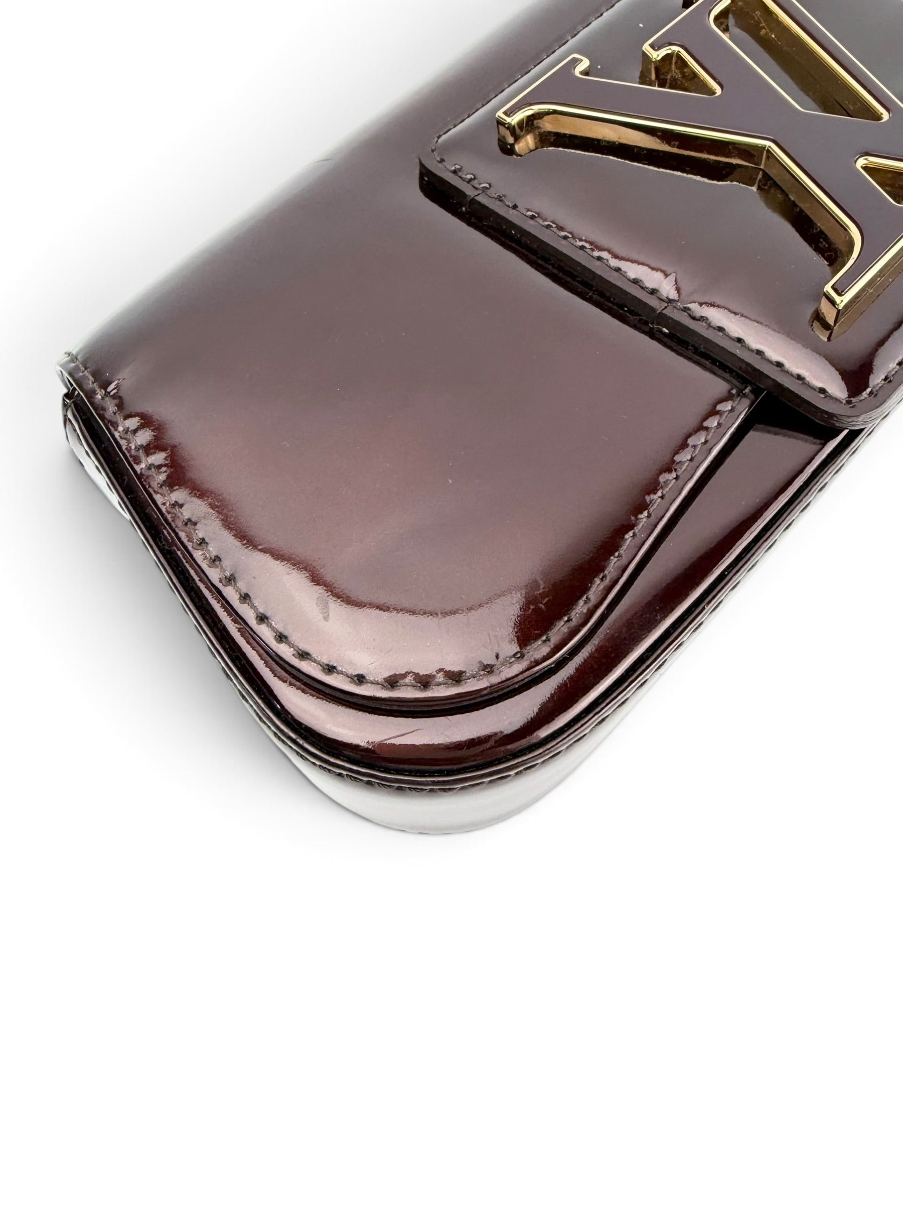 louis-vuitton-burgundy-vernis-sobe-clutch-6