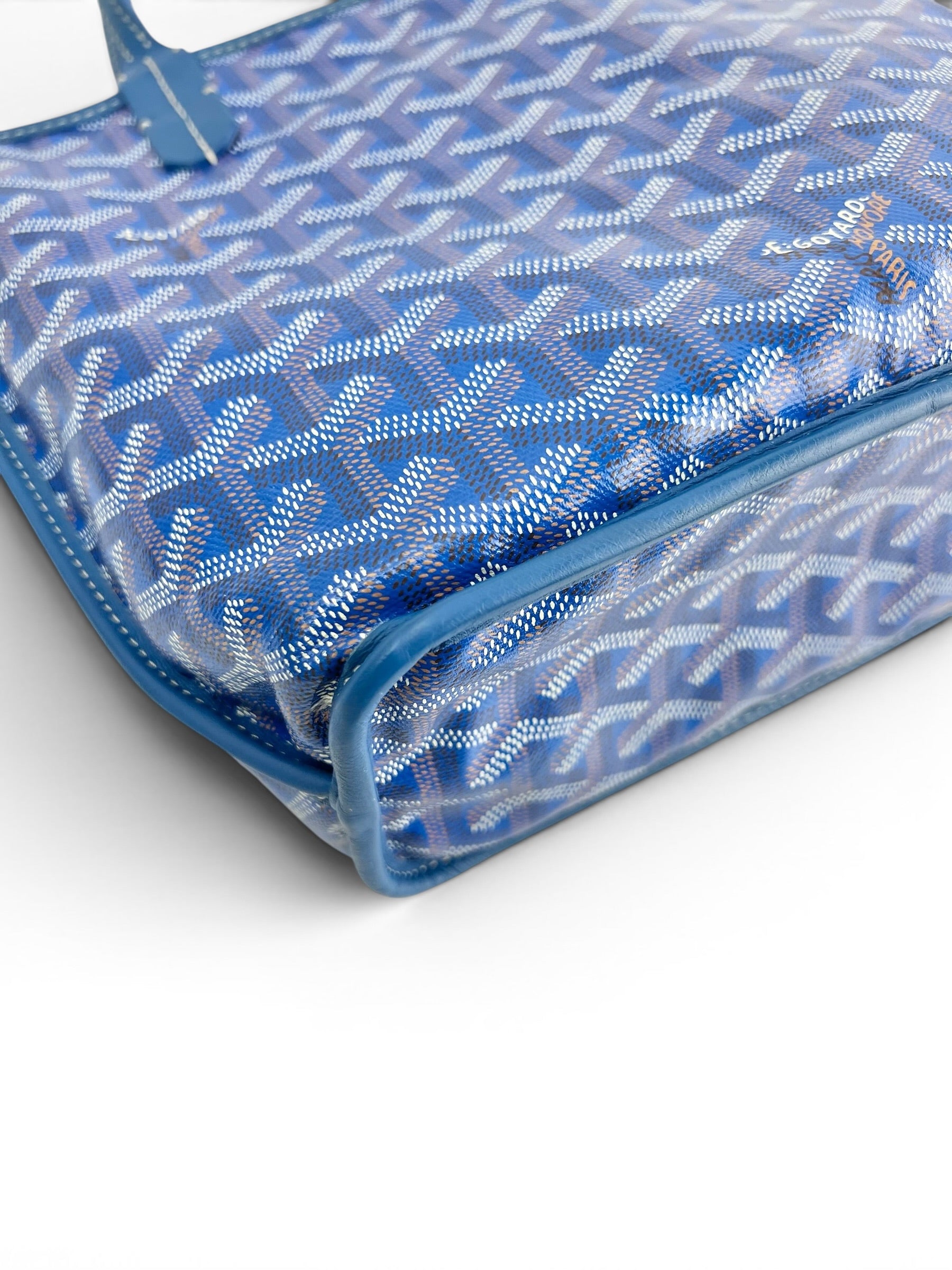 goyard-blue-reversible-anjou-8