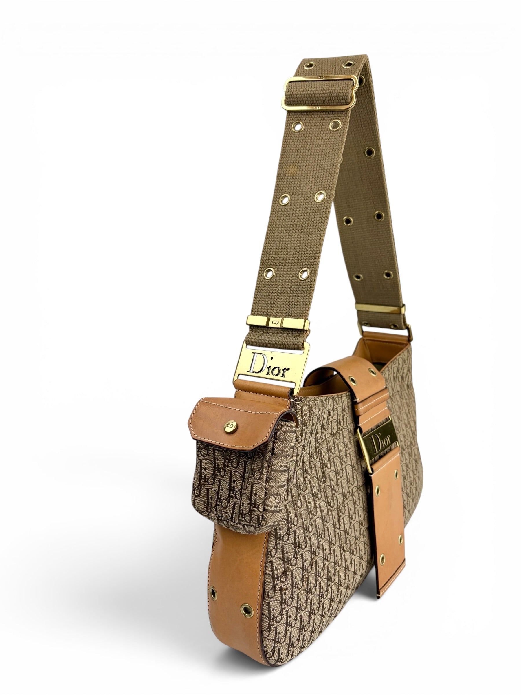 christian-dior-street-chic-columbus-shoulder-bag-1
