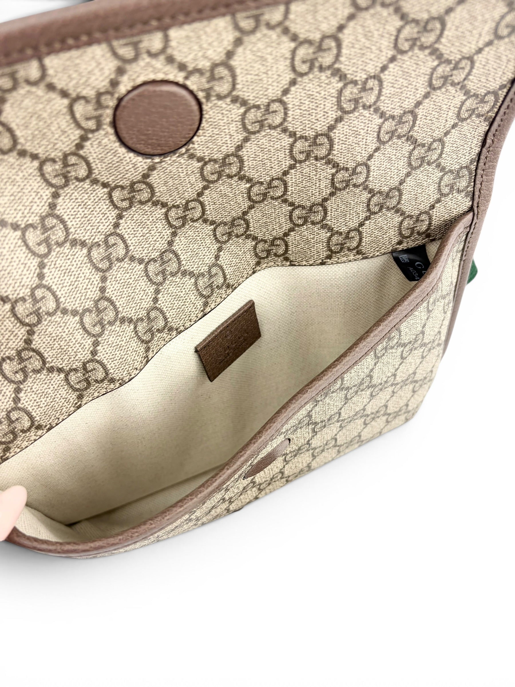 gucci-supreme-animalier-flap-belt-bag-6
