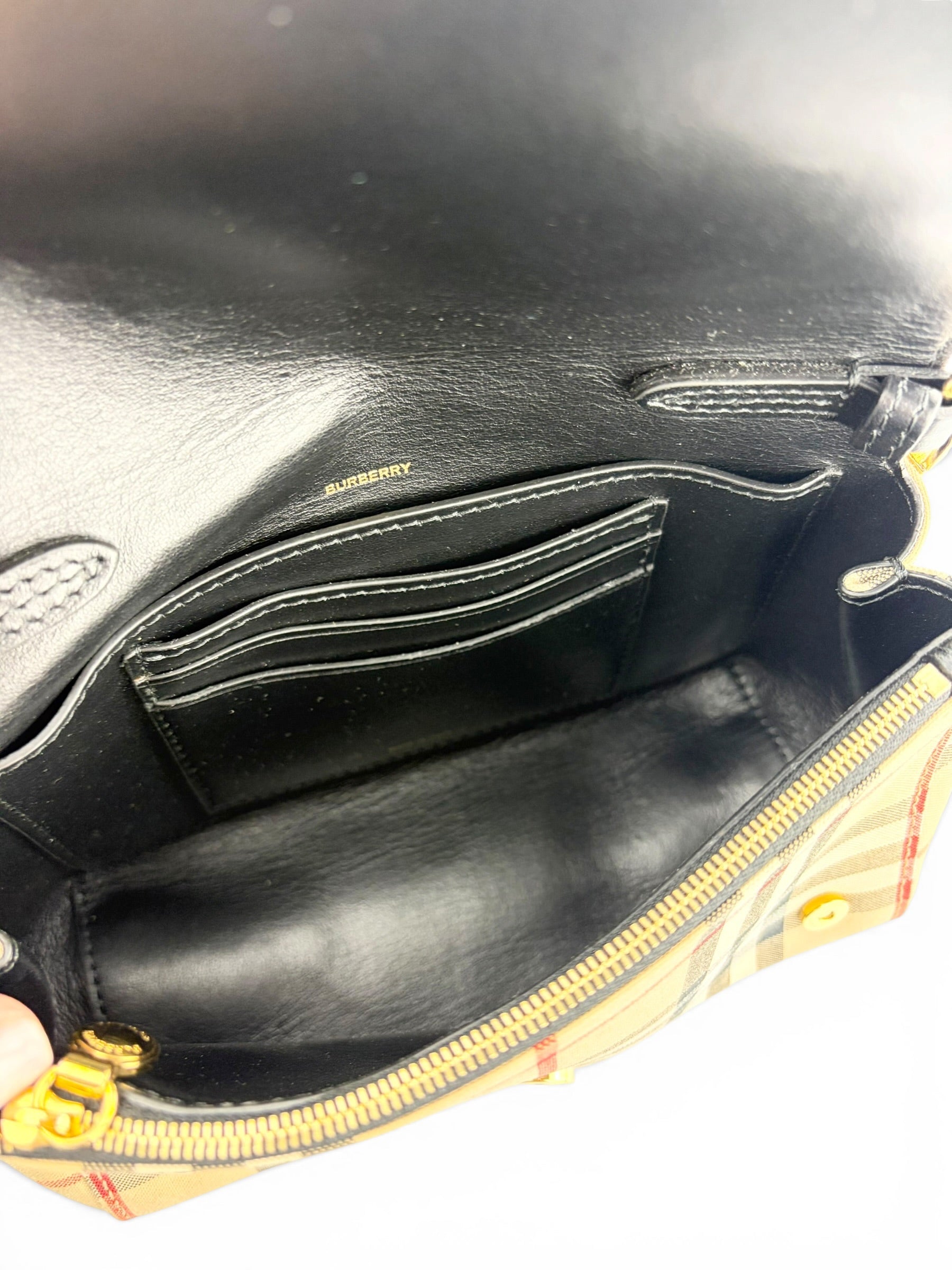 burberry-check-hampshire-crossbody--8