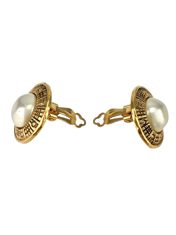 Chanel Vintage Clip-on Earrings