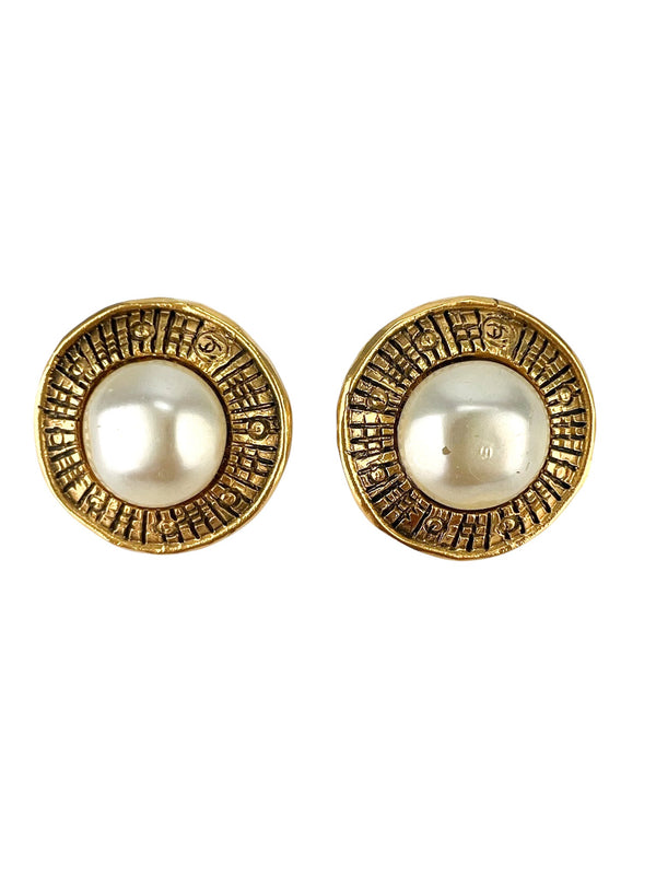 Chanel Vintage Clip-on Earrings