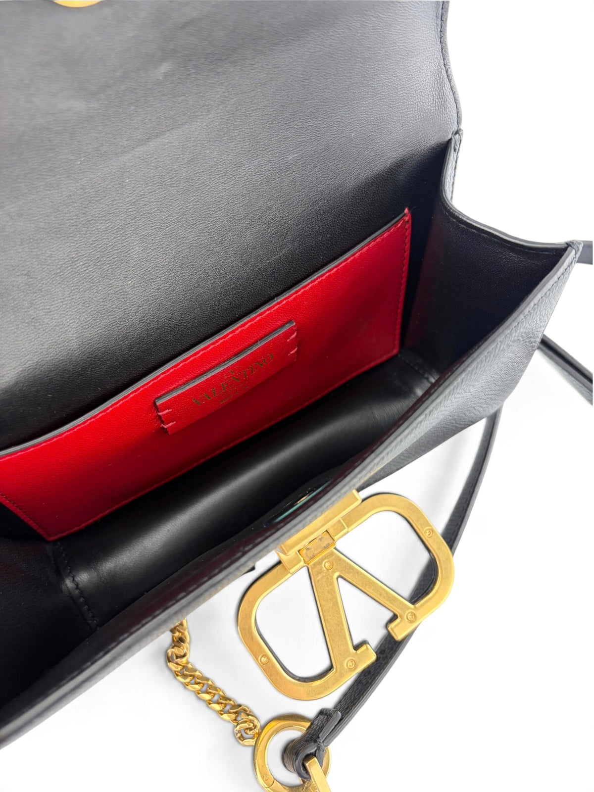 valentino-garavani-black-leather-crossbody-belt-bag--8