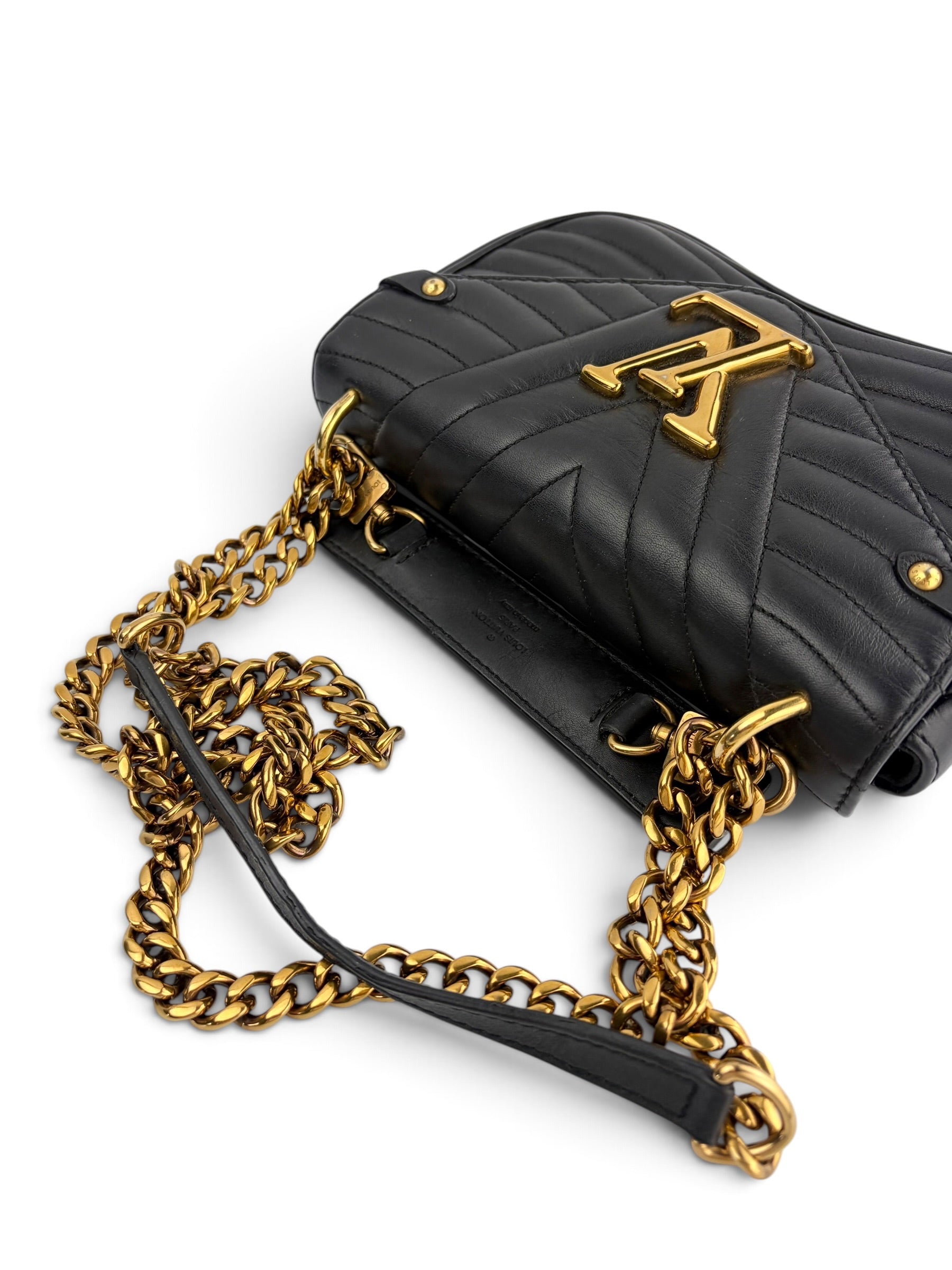 louis-vuitton-black-leather-new-wave-pm--7