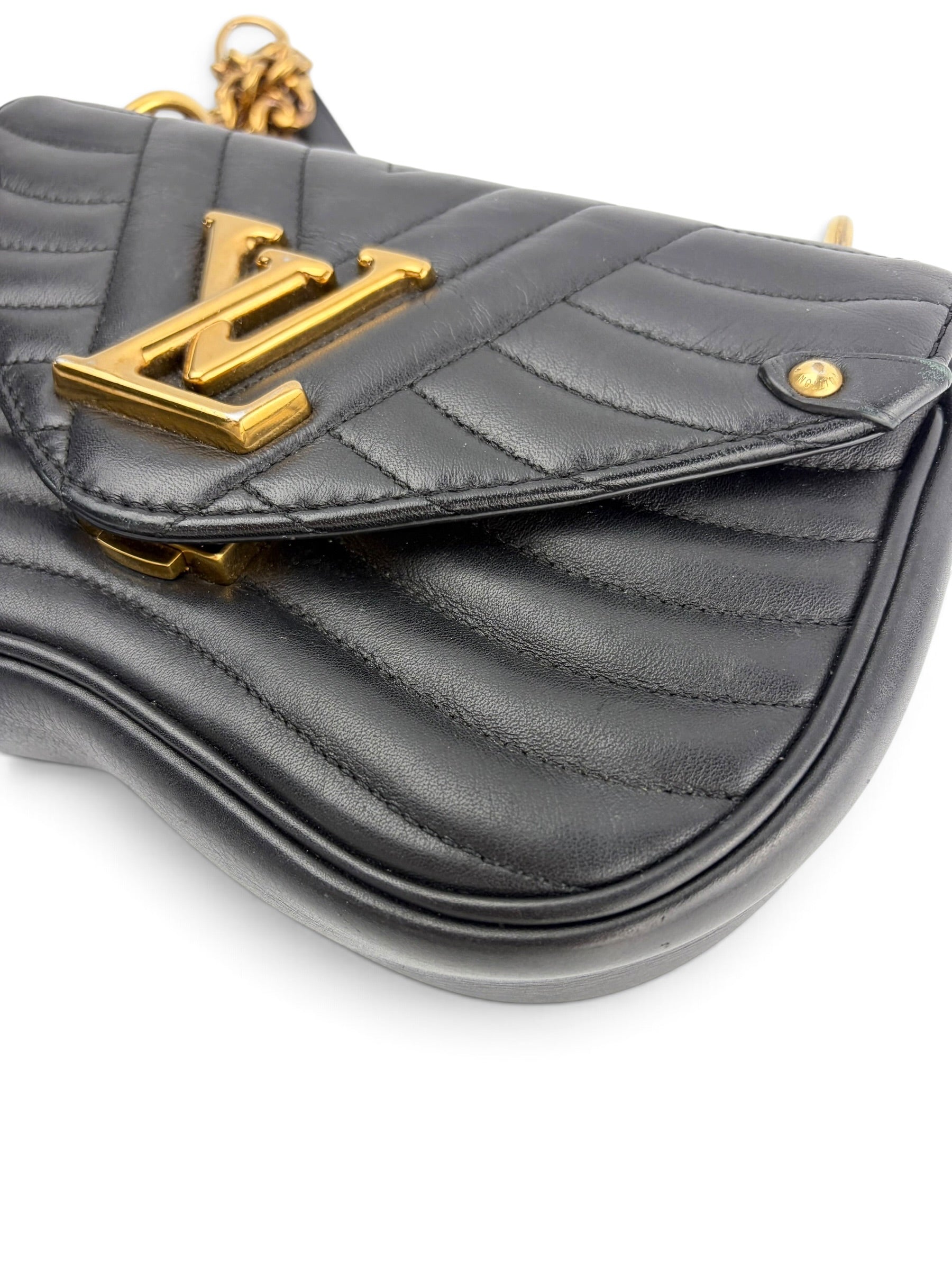 louis-vuitton-black-leather-new-wave-pm--8