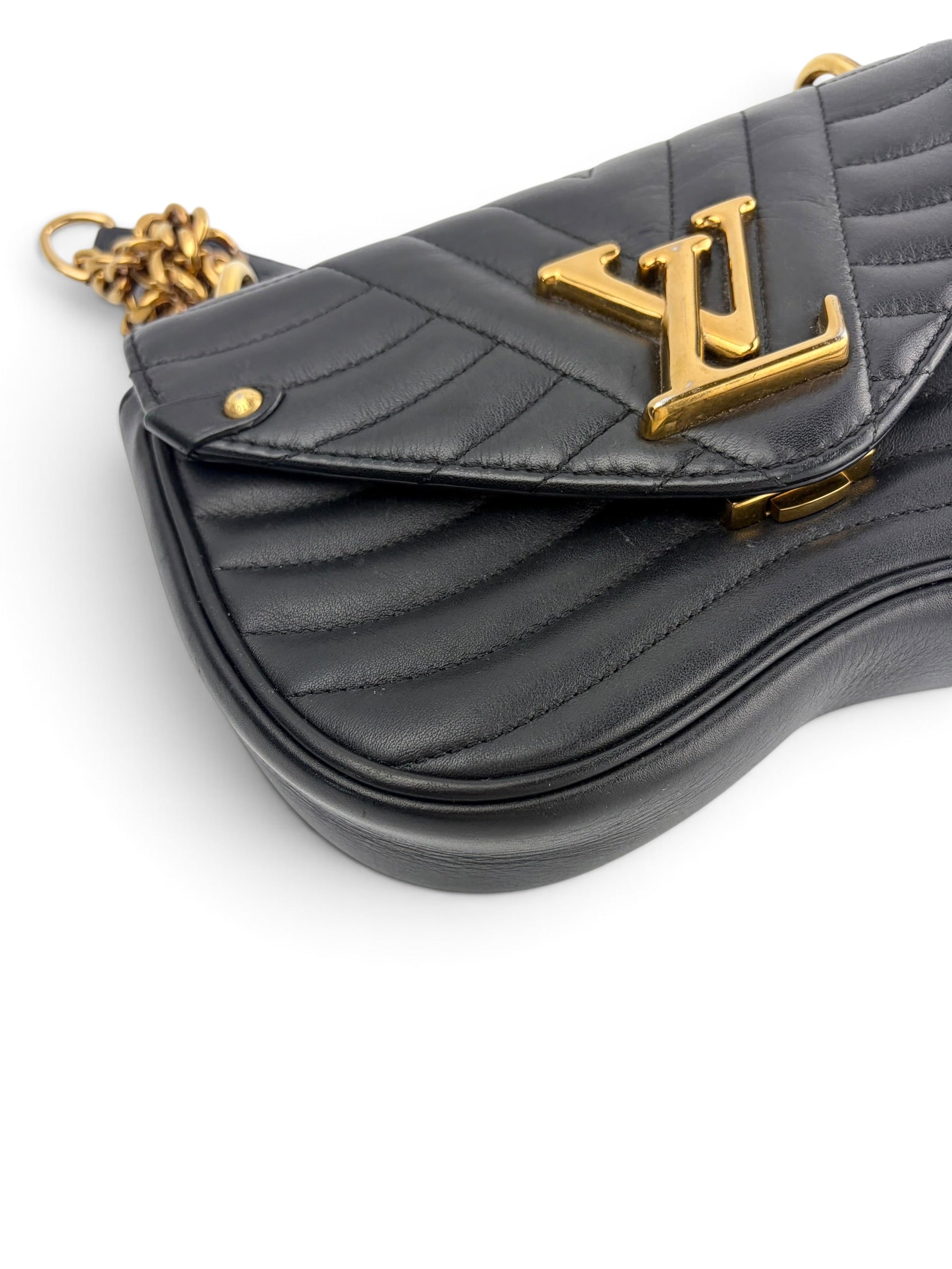 louis-vuitton-black-leather-new-wave-pm--6