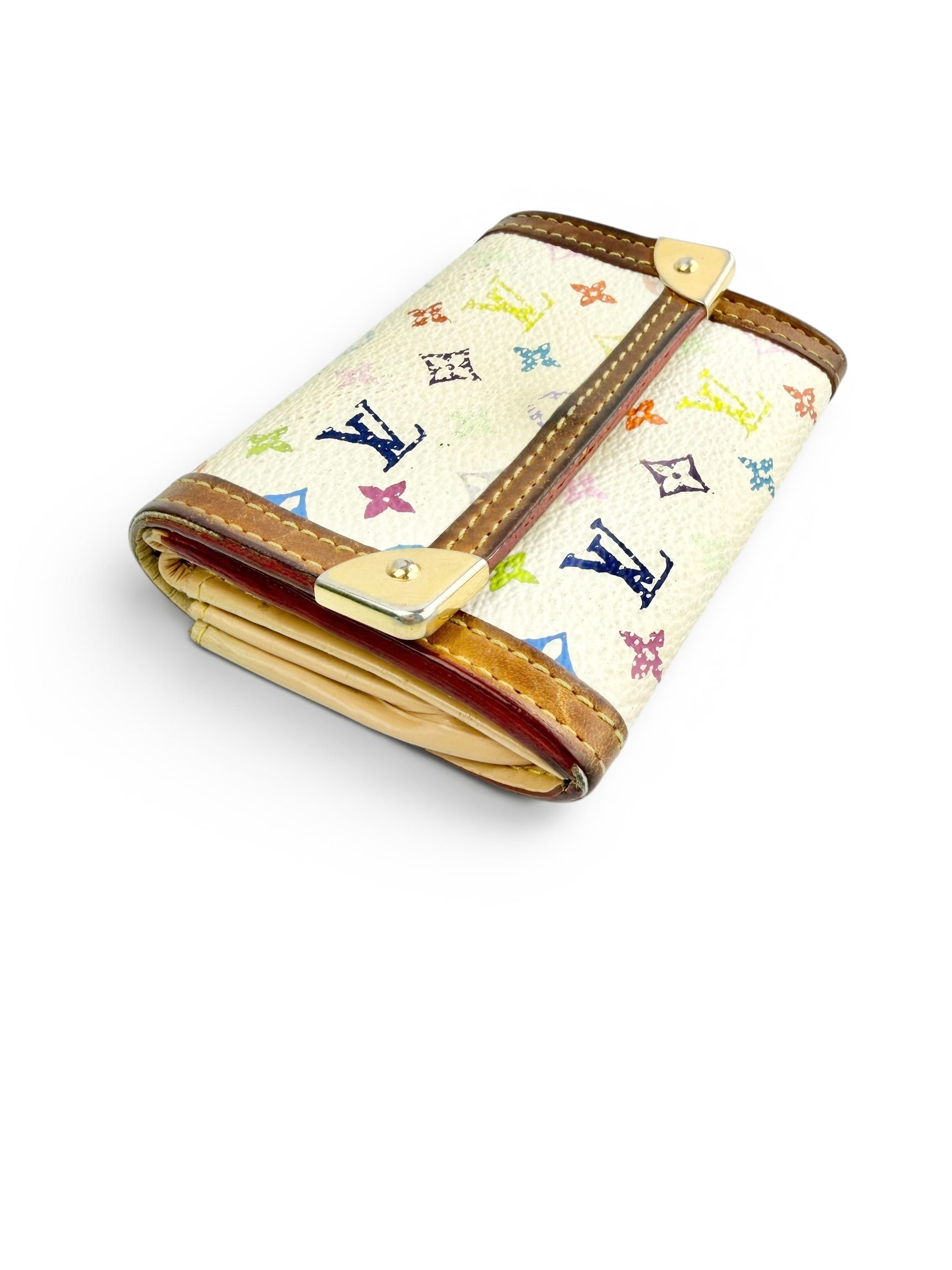 louis-vuitton-white-monogram-multicolor-snap-case-3