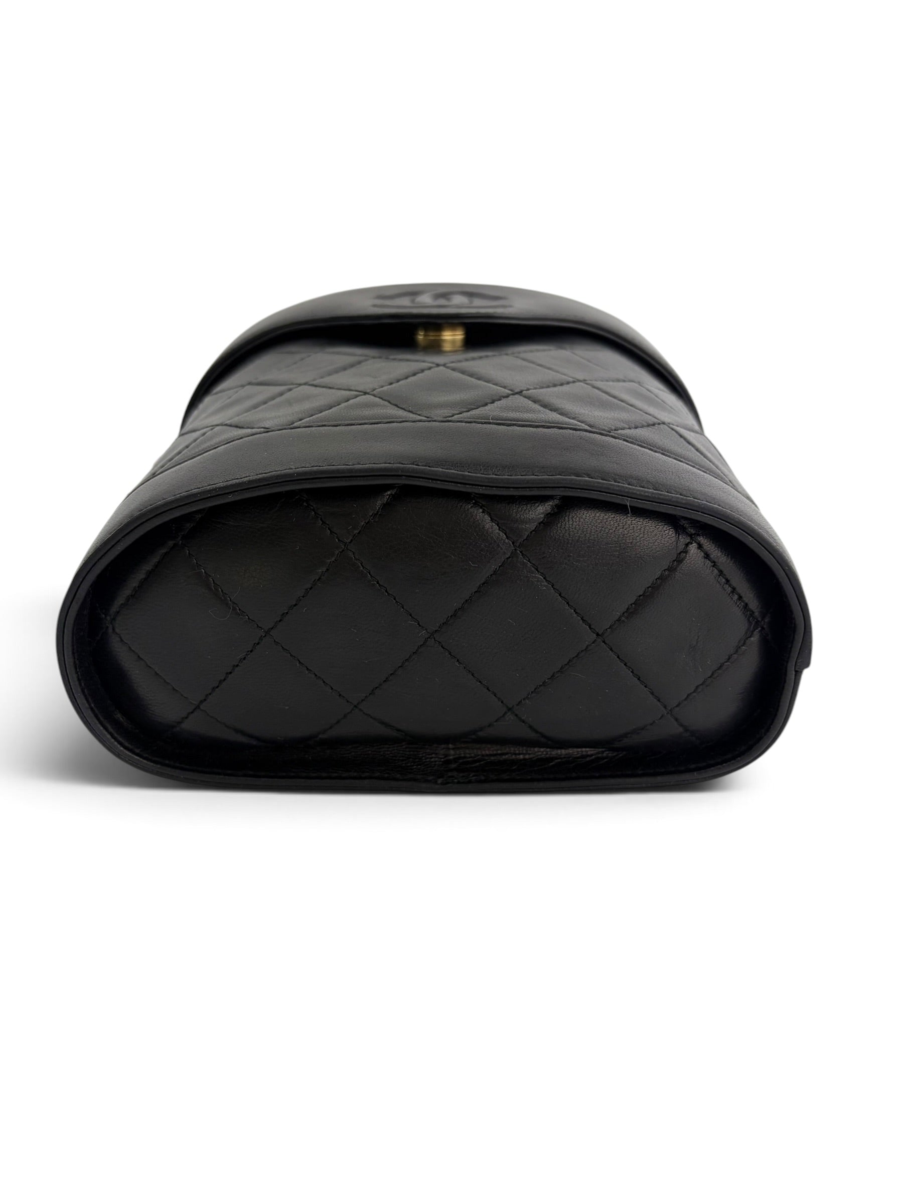 chanel-black-lambskin-vintage-vanity-chain-bag--6