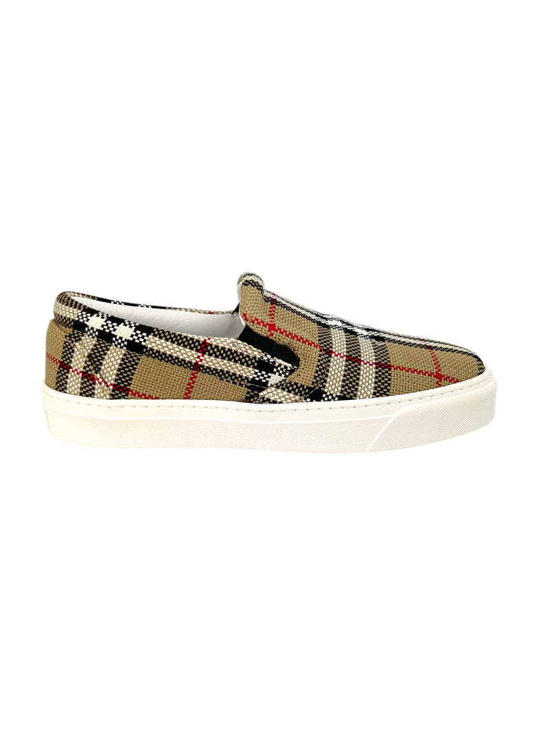 Burberry Thompson Knitted Slip On’s Size 38.5 (FULL SET)