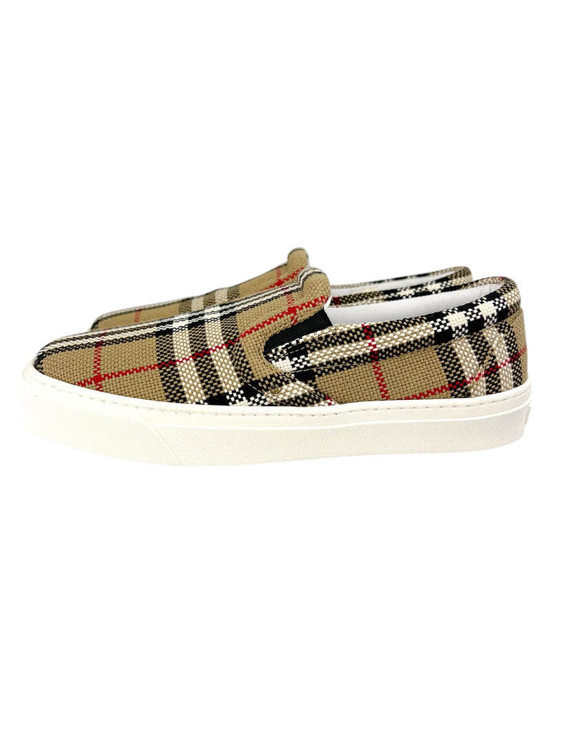 Burberry Thompson Knitted Slip On’s Size 38.5 (FULL SET)