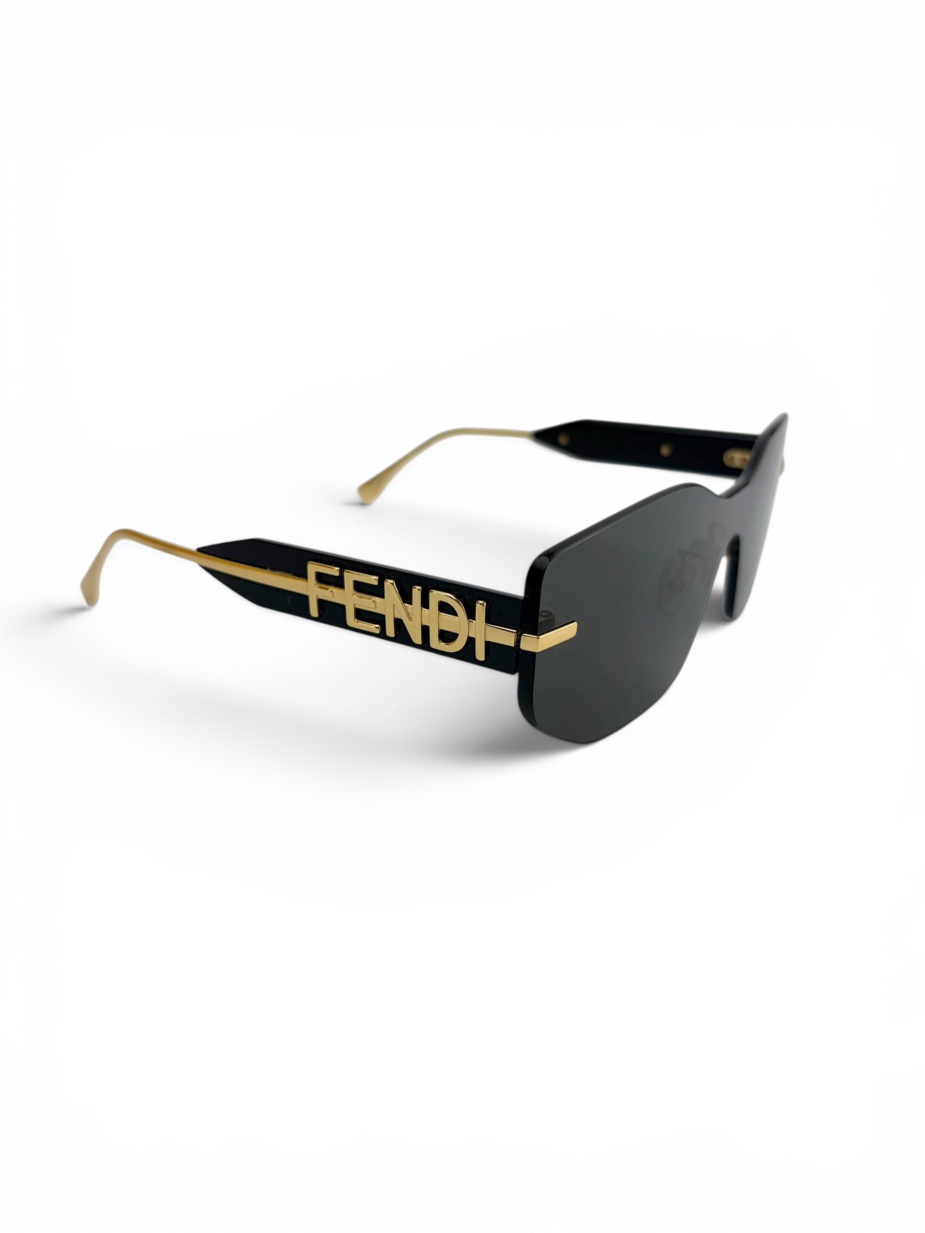 fendi-logo-sunglasses-in-box-4