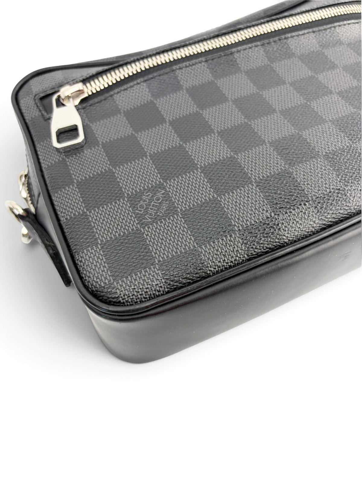 louis-vuitton-graphite-damier-ebene-kasai-wristlet--6