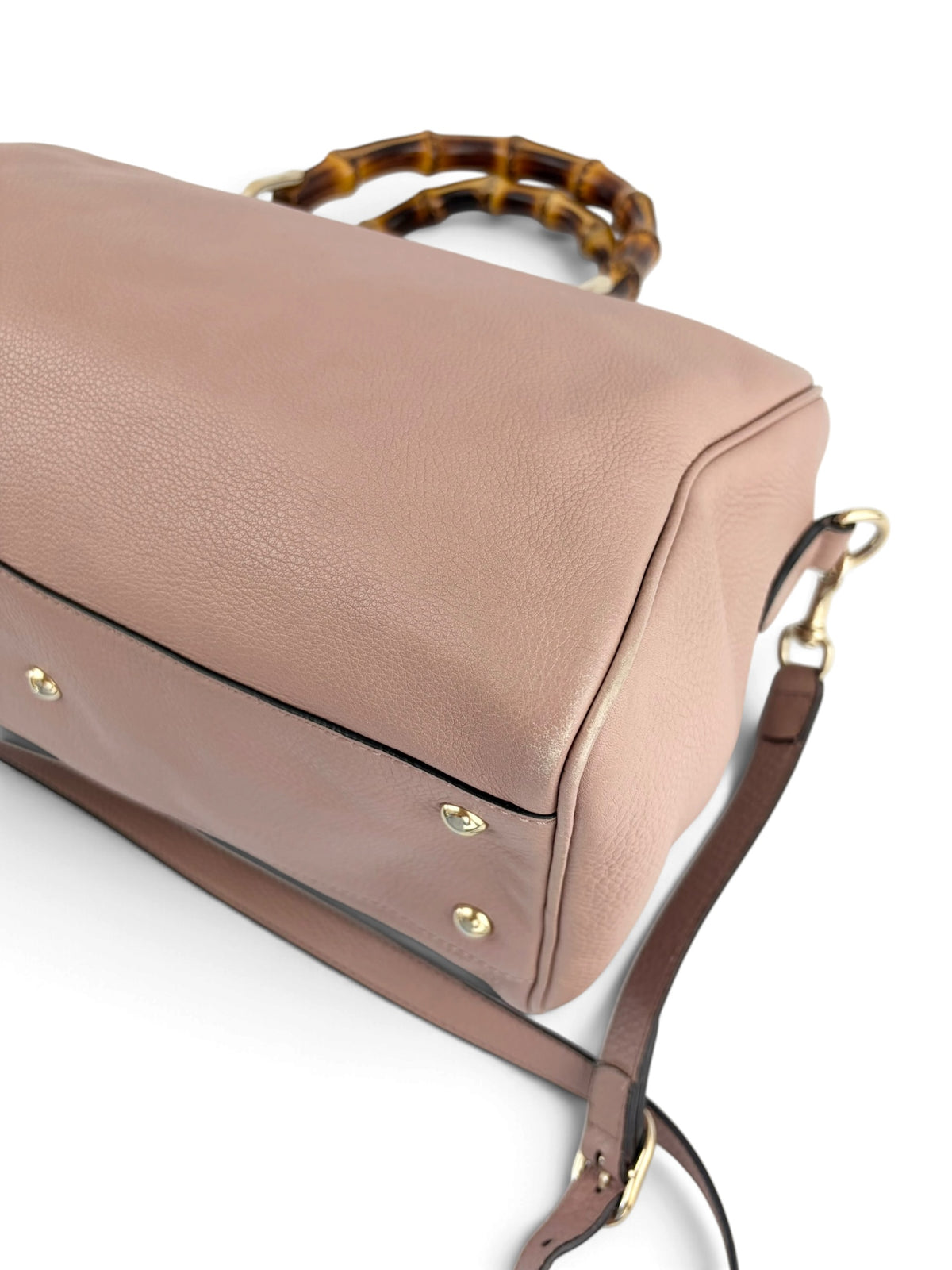 gucci-pebbled-leather-zip-top-w--bamboo-top-handles---8