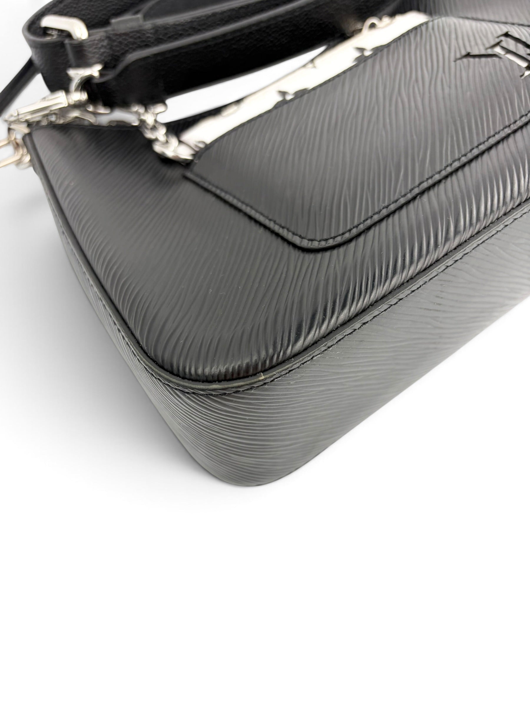 louis-vuitton-black-epi-marelle-two-way-6