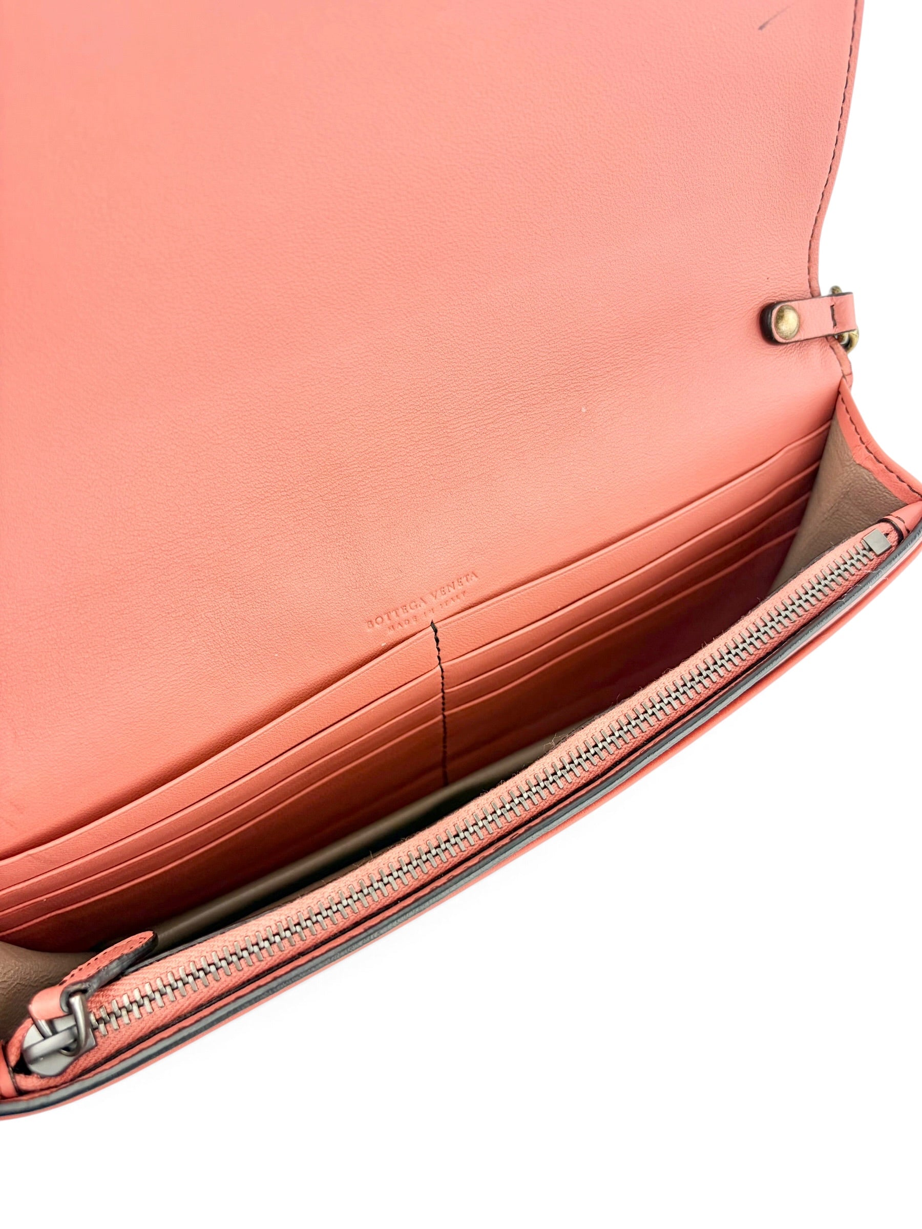 bottega-veneta-beige-pink-wallet-on-a-chain-7