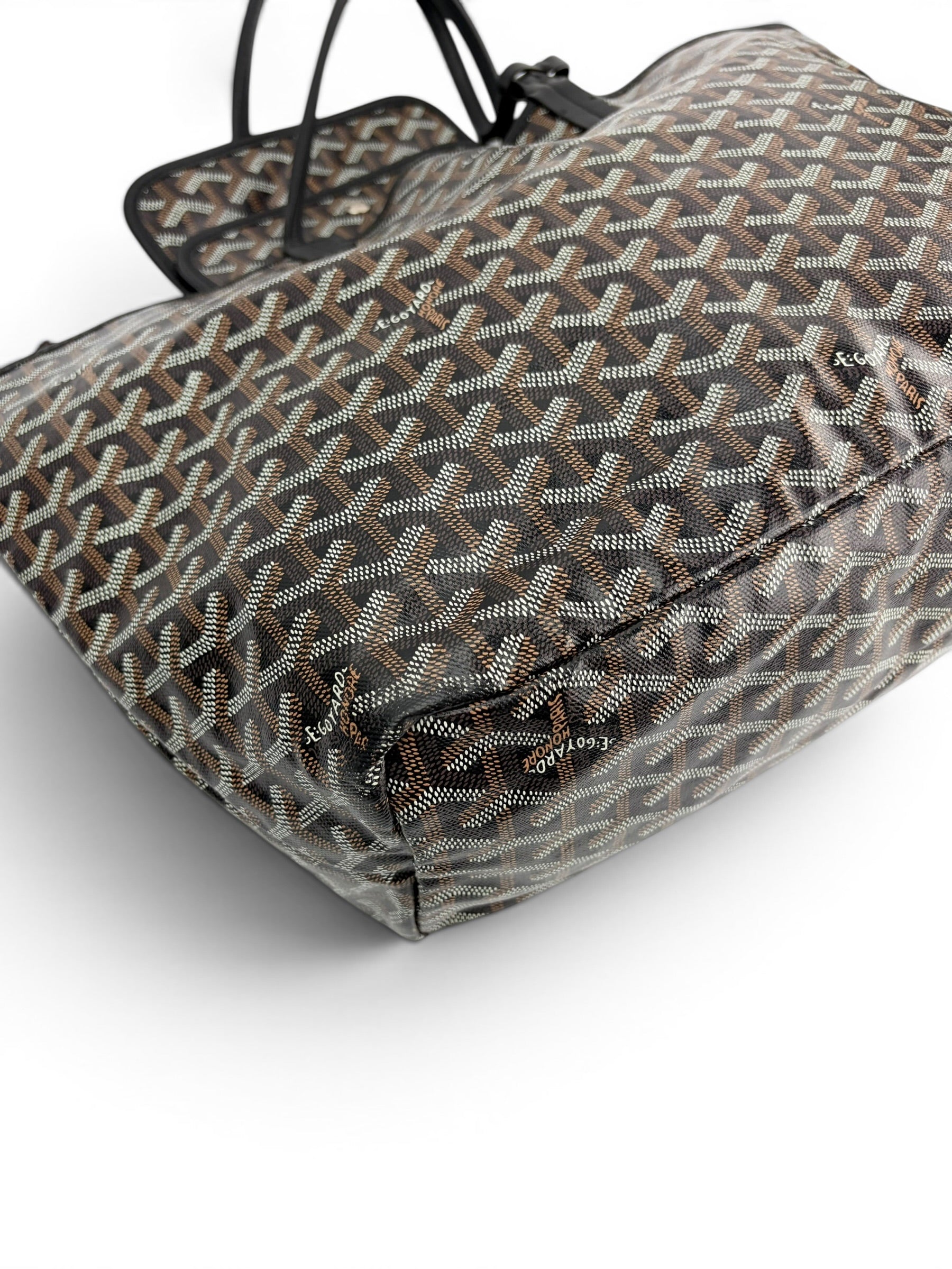 goyard-black-saint-louis-tote-pm-9