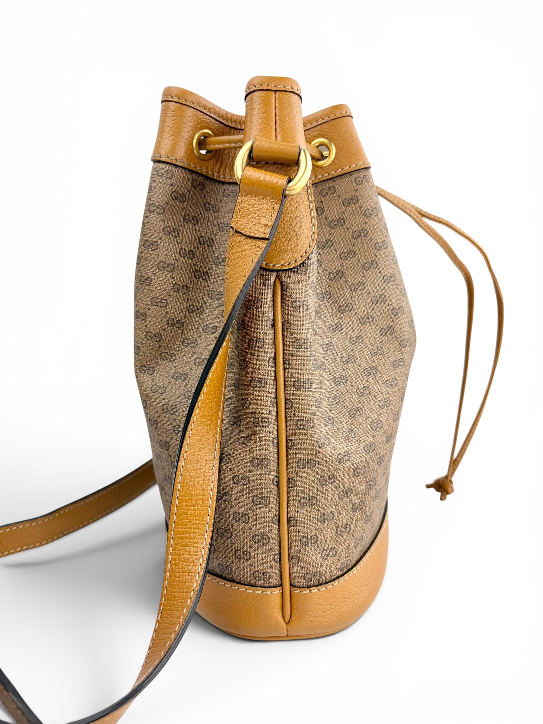 gucci-mickey-disney-bucket-bag--1