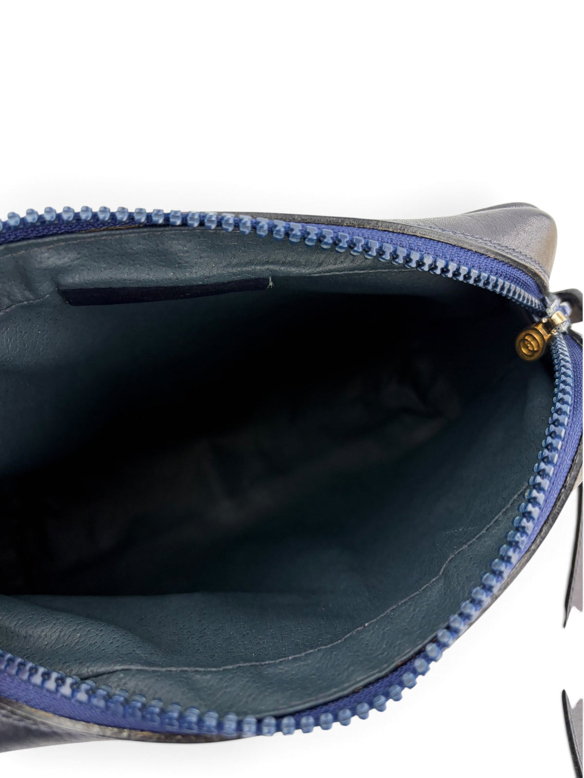 gucci-coated-monogram-supreme-sherry-line-crossbody-8