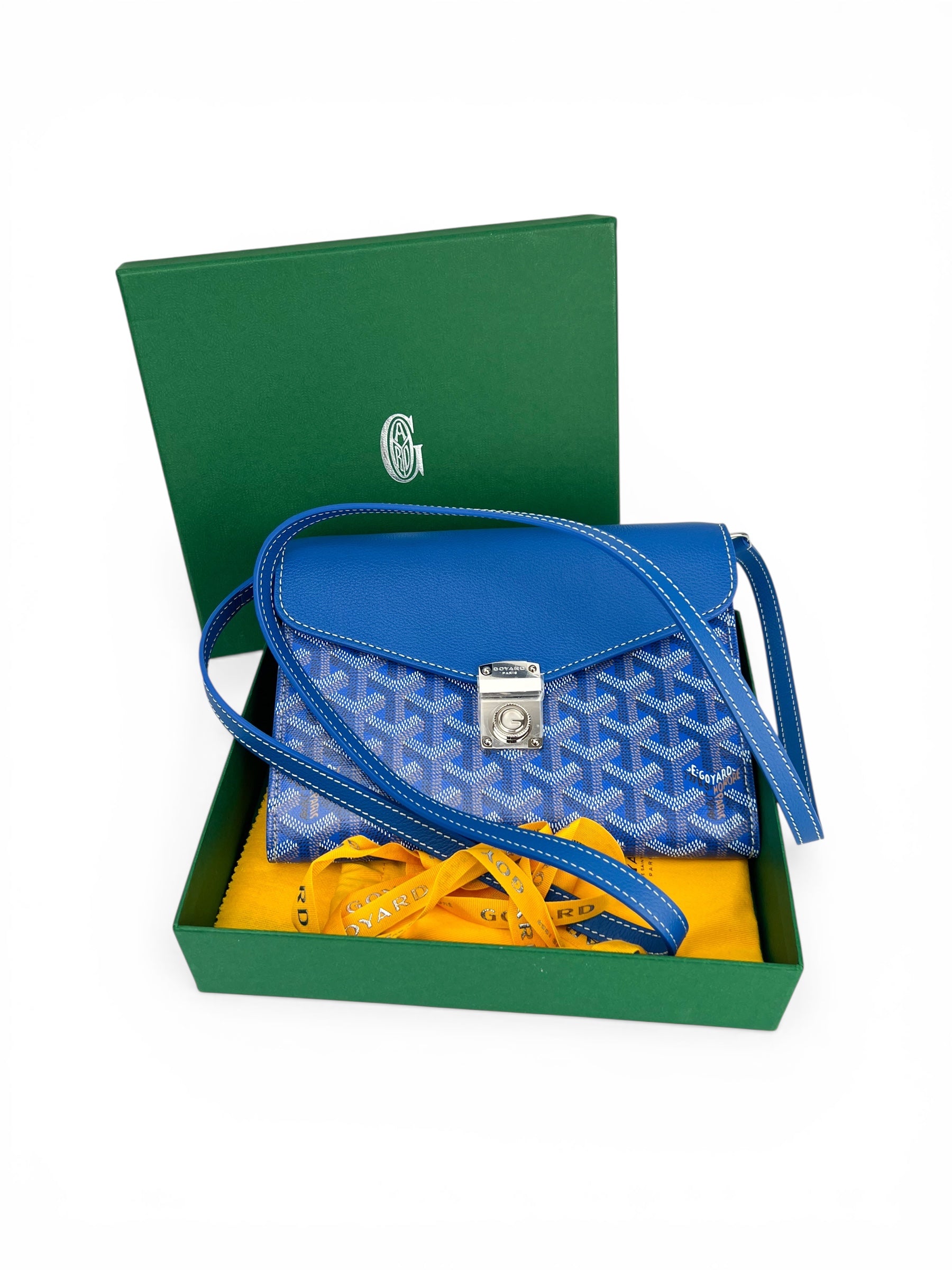 goyard-blue-chypre-wallet-on-chain-9