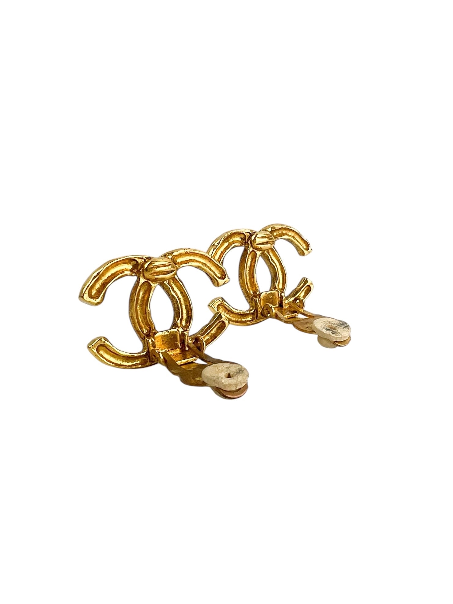 chanel-24k-gold-cc-logo-vintage-clip-on-earrings-3