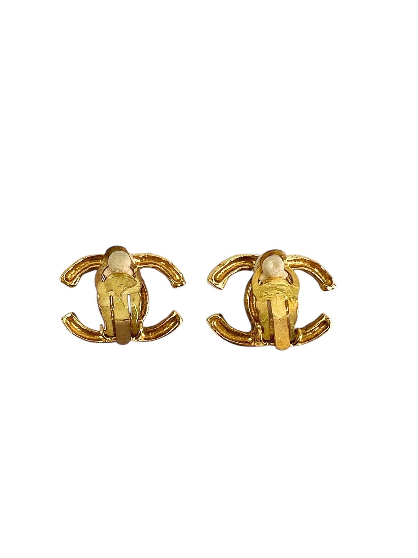 chanel-24k-gold-cc-logo-vintage-clip-on-earrings-2