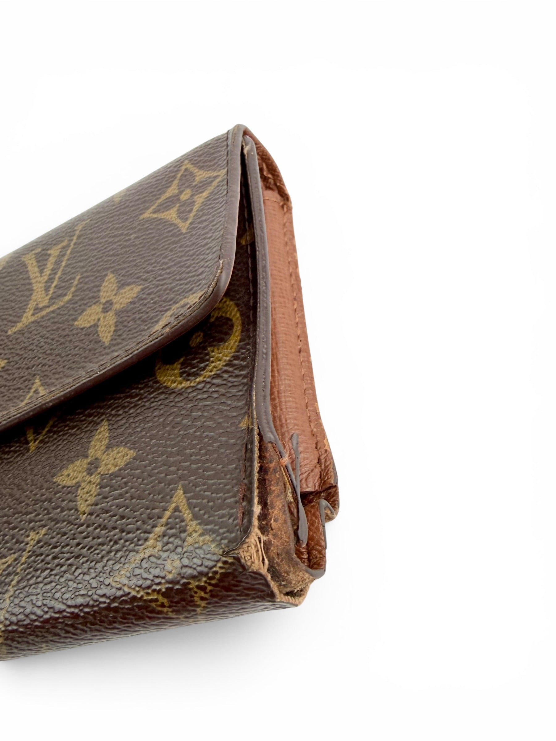louis-vuitton-monogram-sarah-wallet-2