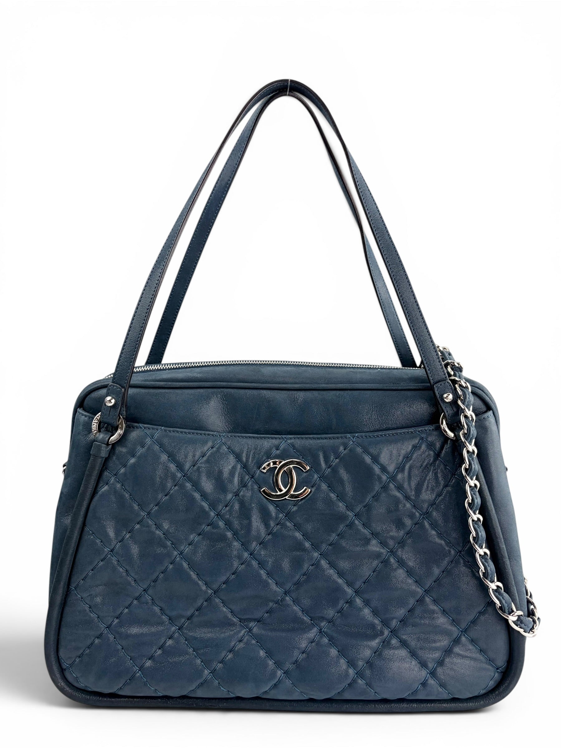 chanel-navy-leather-relax-cc-camera-shoulder-bag--0