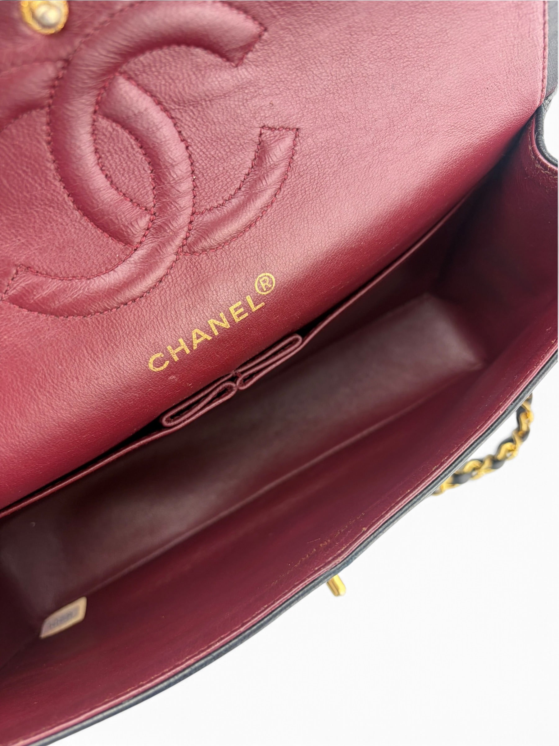 chanel-vintage-classic-medium-double-flap-12