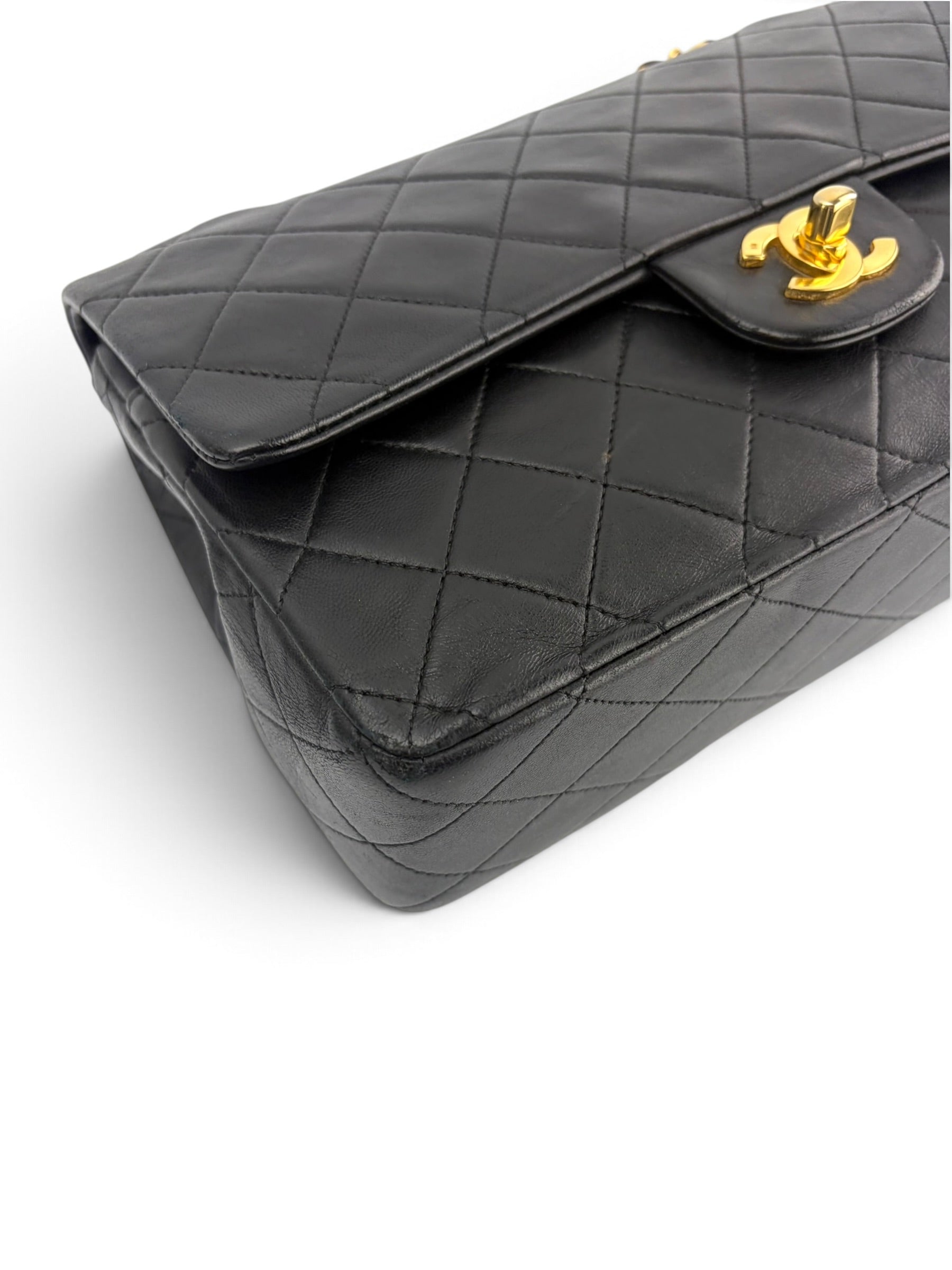 chanel-vintage-classic-medium-double-flap-7